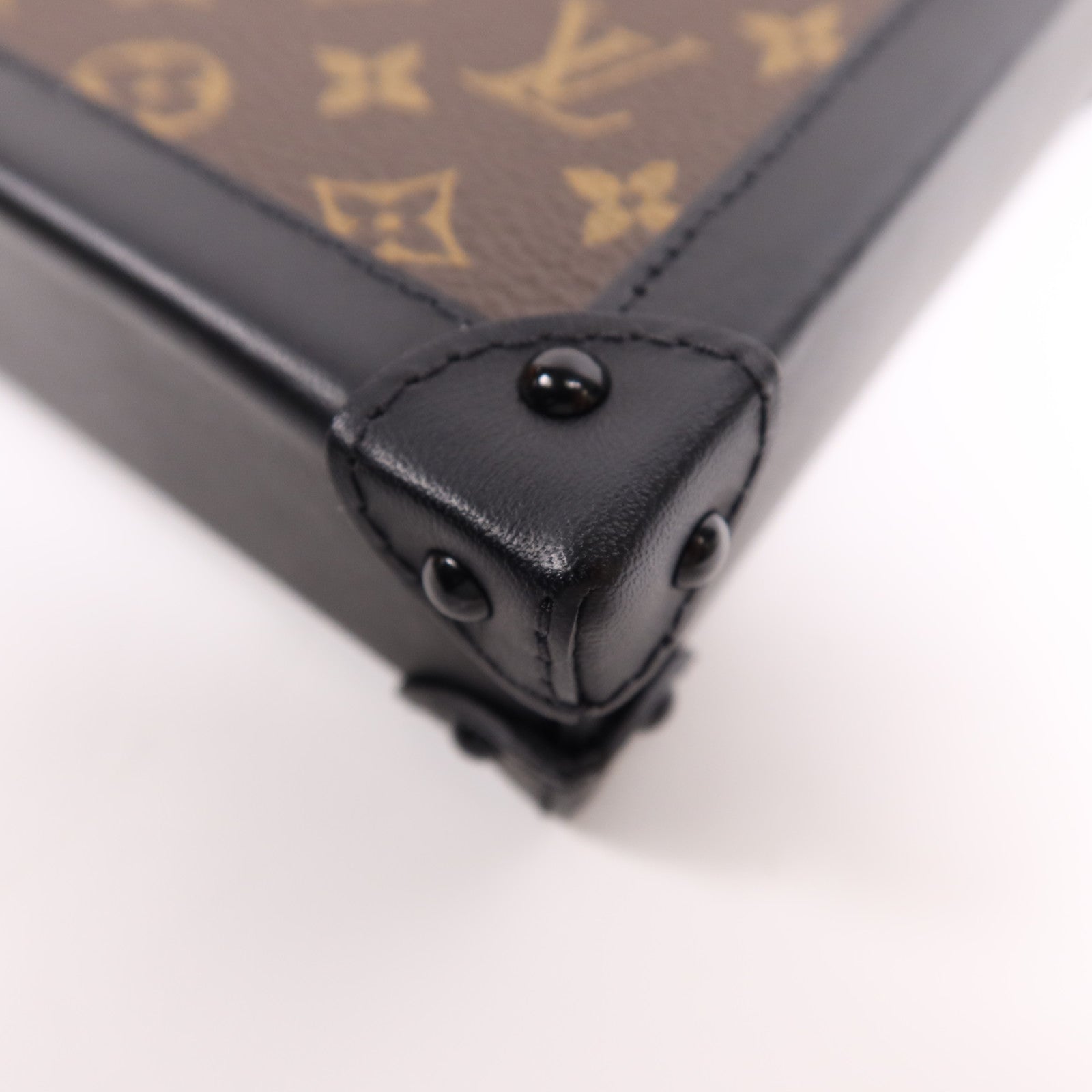 LOUIS VUITTON Monogram Pochette Trunk Vertical金扣鏈帶肩背袋