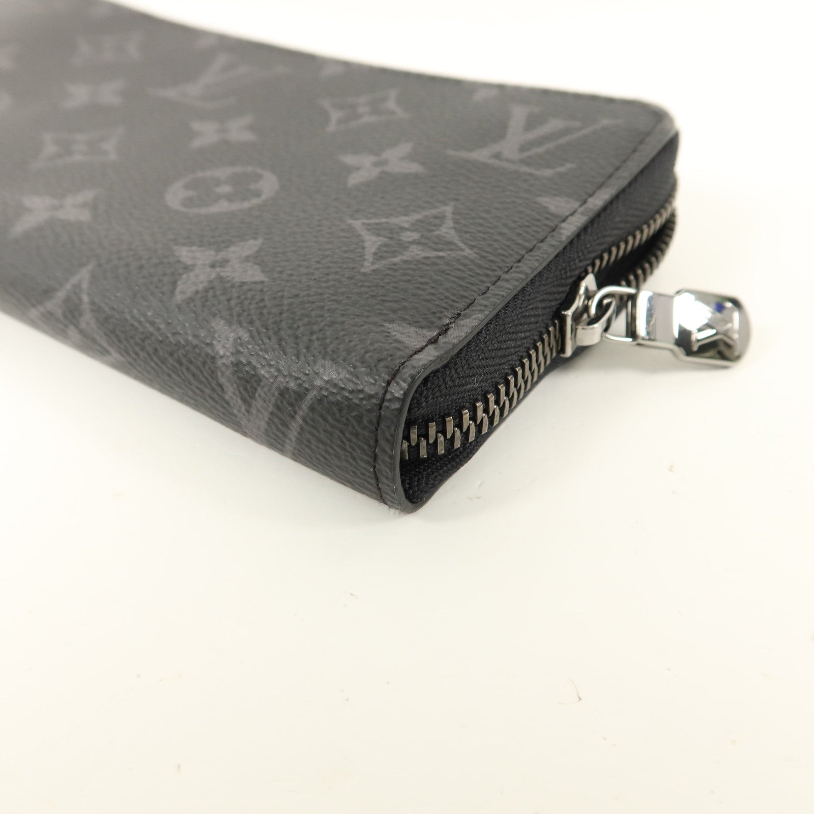 LOUIS VUITTON Monogram Eclipse Zippy Wallet Horizontal長錢包