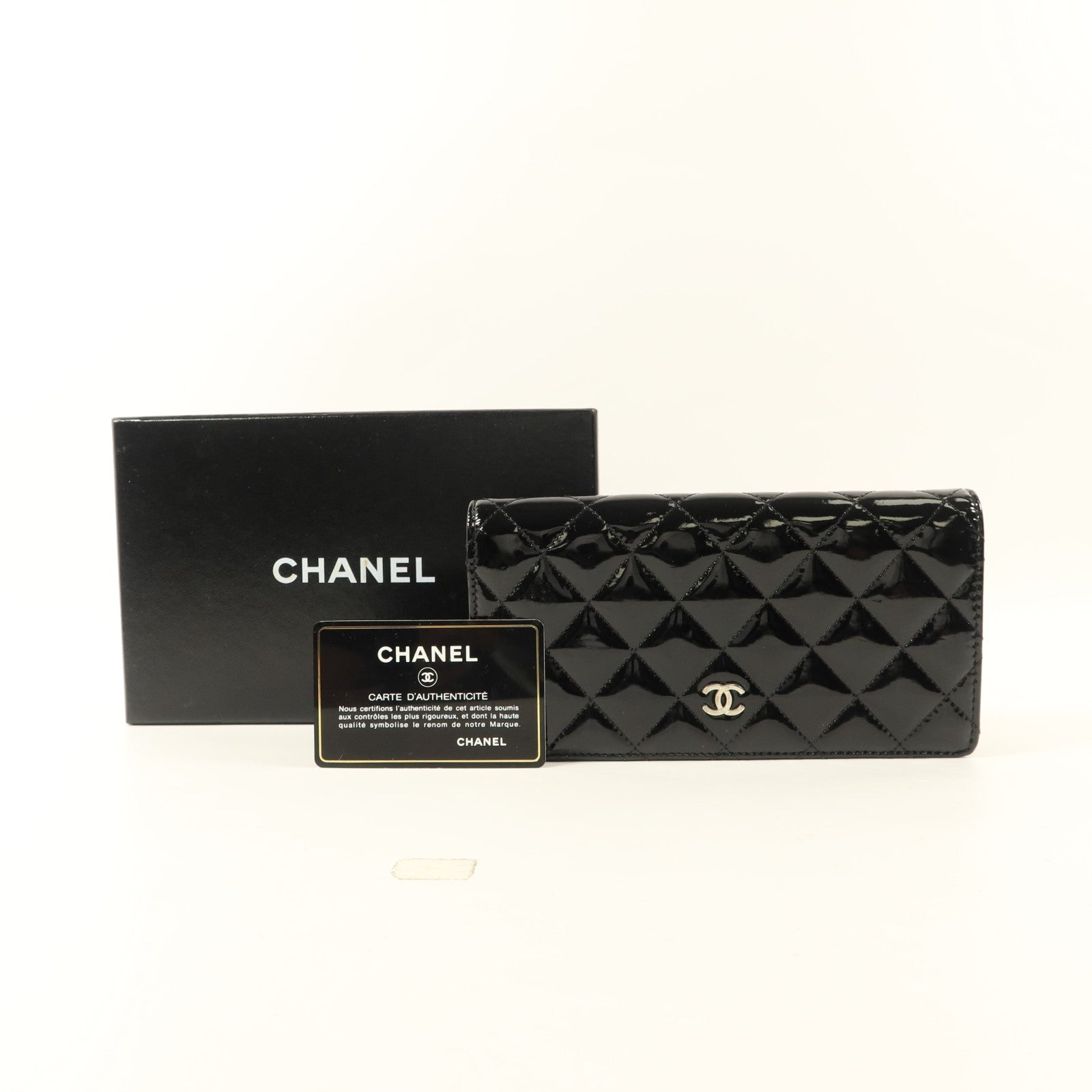 CHANEL 漆皮皮革Long Bifold Wallet銀扣長錢包