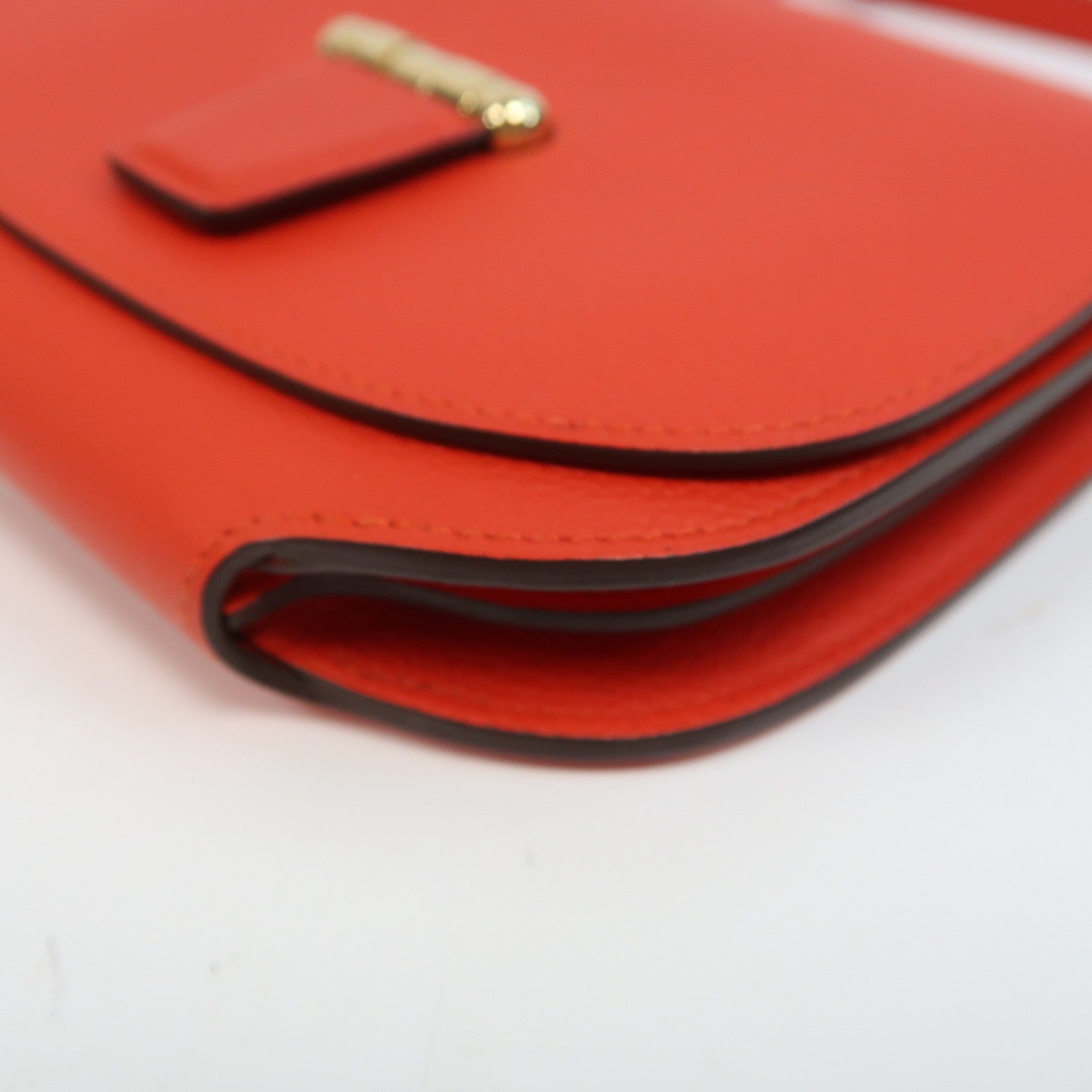 HERMES Evercolor皮革Convoyeur Mini金扣肩背袋Rouge Tomate/紅色