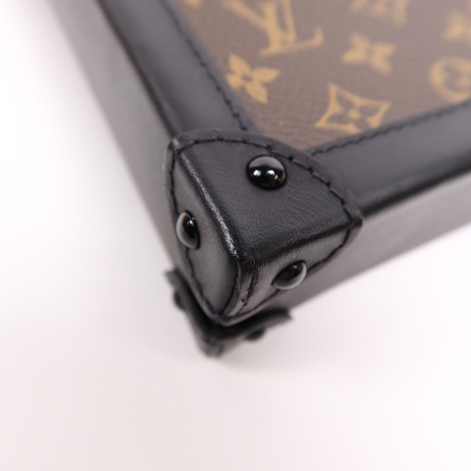 LOUIS VUITTON Monogram Pochette Trunk Vertical金扣鏈帶肩背袋