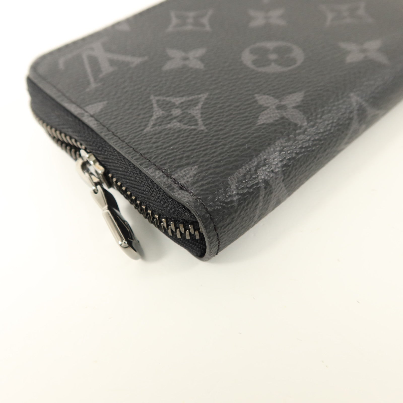 LOUIS VUITTON Monogram Eclipse Zippy Wallet Horizontal長錢包