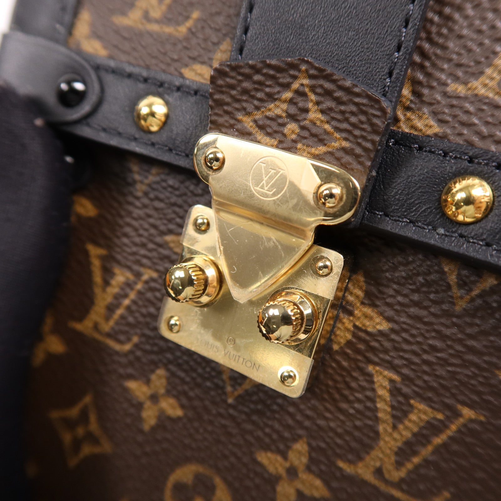 LOUIS VUITTON Monogram Pochette Trunk Vertical金扣鏈帶肩背袋