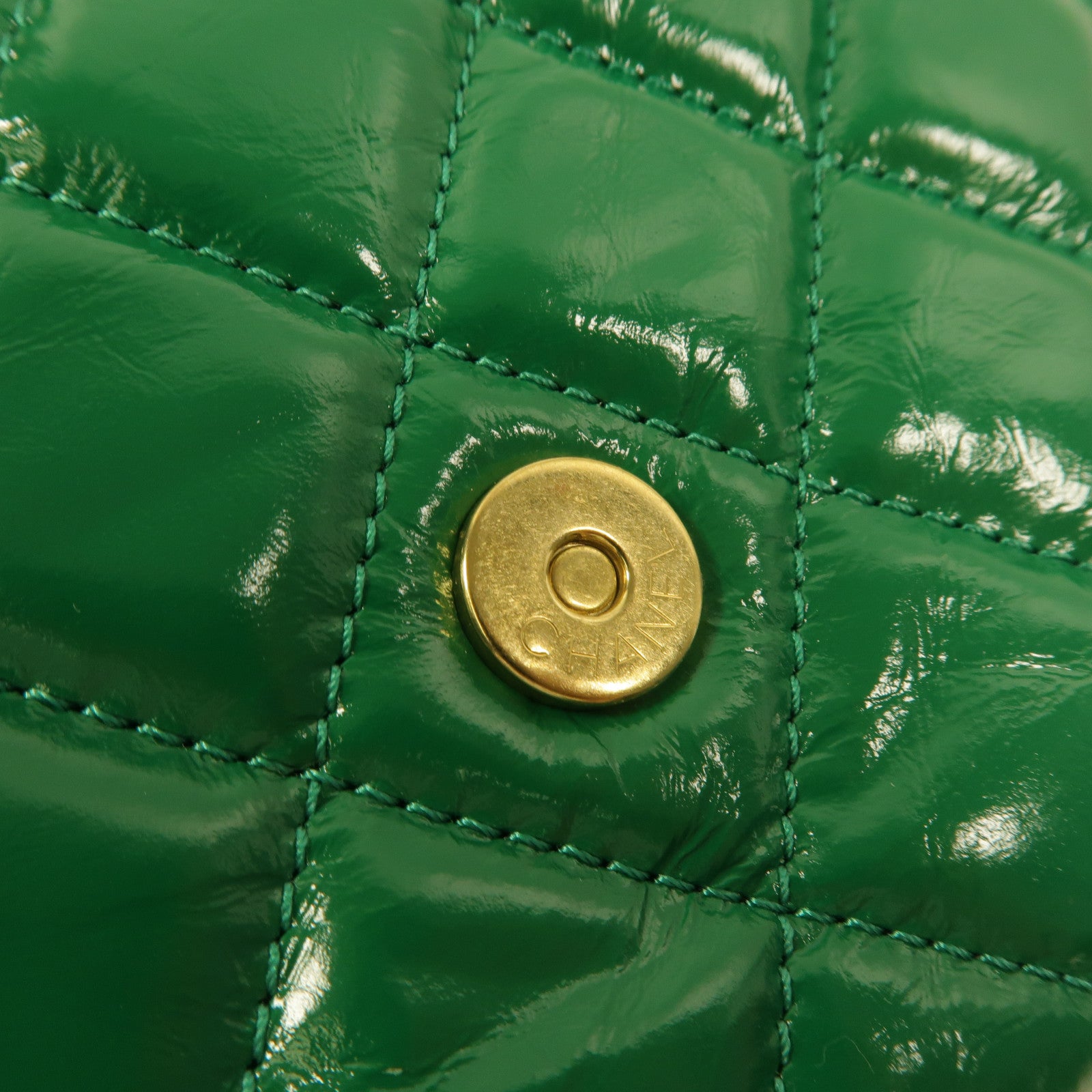 CHANEL 牛皮皮革Wavy CC Hobo Small鏈帶肩背袋