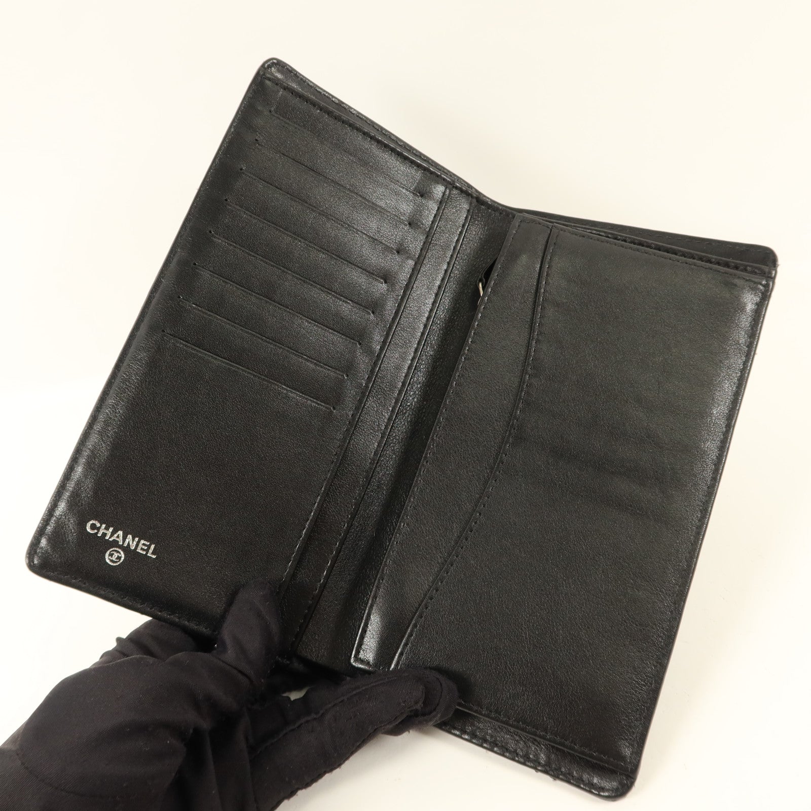 CHANEL 漆皮皮革Long Bifold Wallet銀扣長錢包