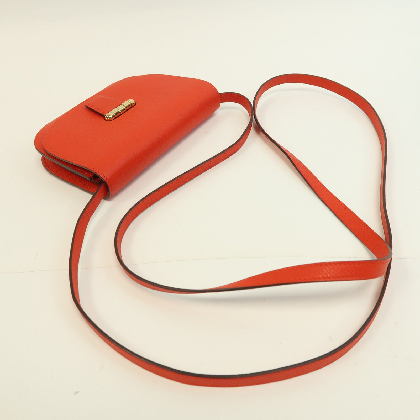 HERMES Evercolor皮革Convoyeur Mini金扣肩背袋Rouge Tomate/紅色