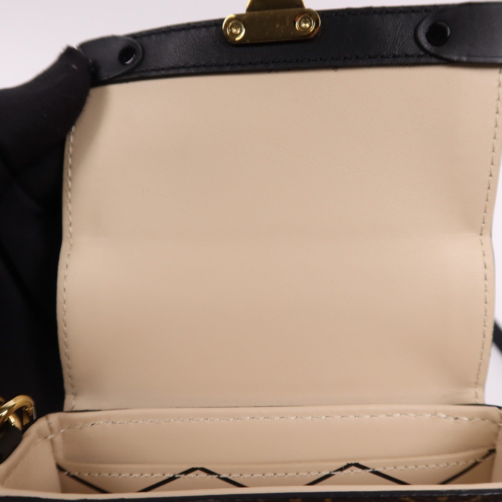 LOUIS VUITTON Monogram Pochette Trunk Vertical金扣鏈帶肩背袋