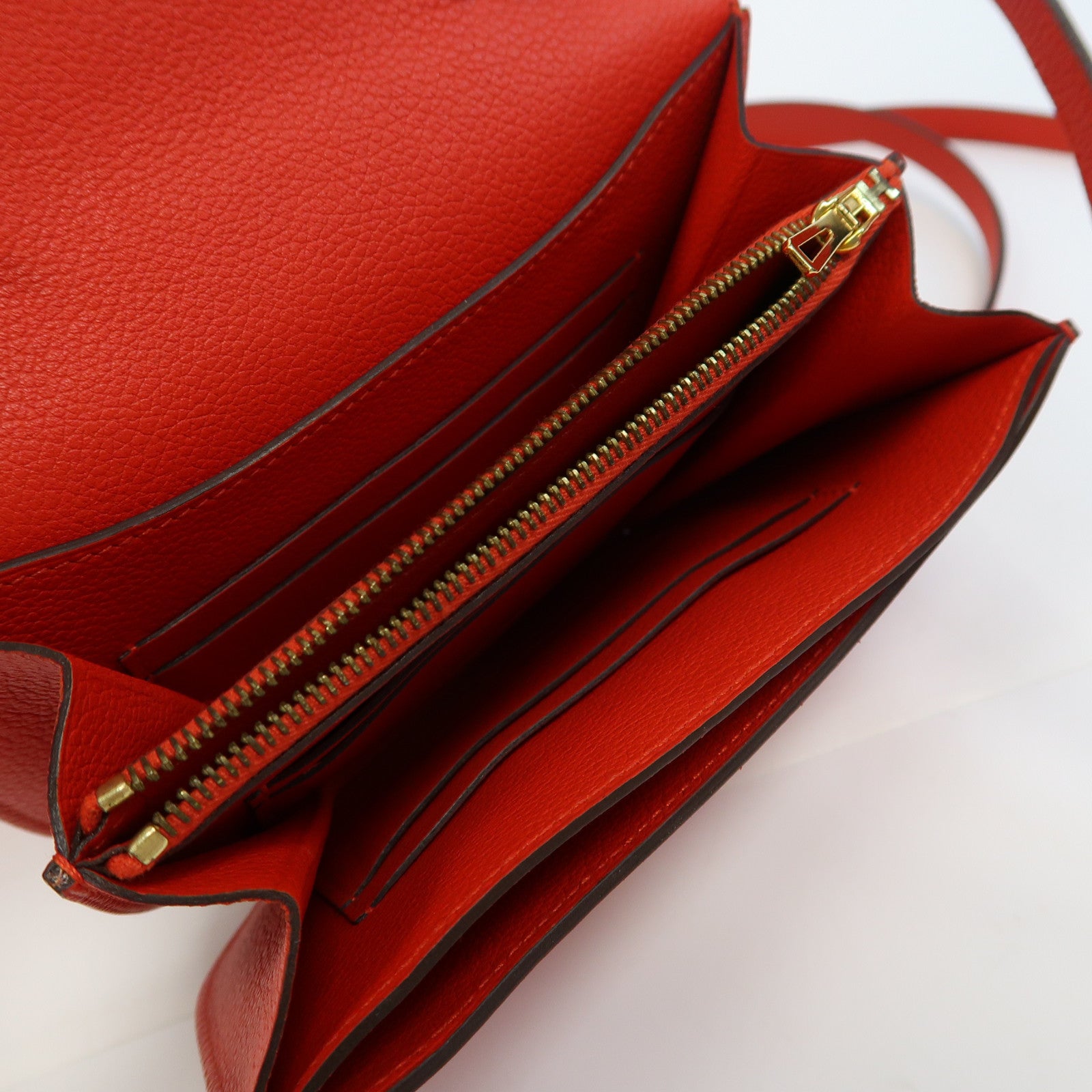 HERMES Evercolor皮革Convoyeur Mini金扣肩背袋Rouge Tomate/紅色