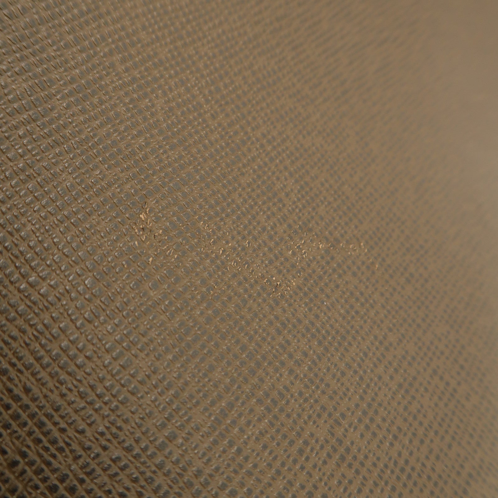 LOUIS VUITTON Taiga Viktor Messenger Bag銀扣肩背袋