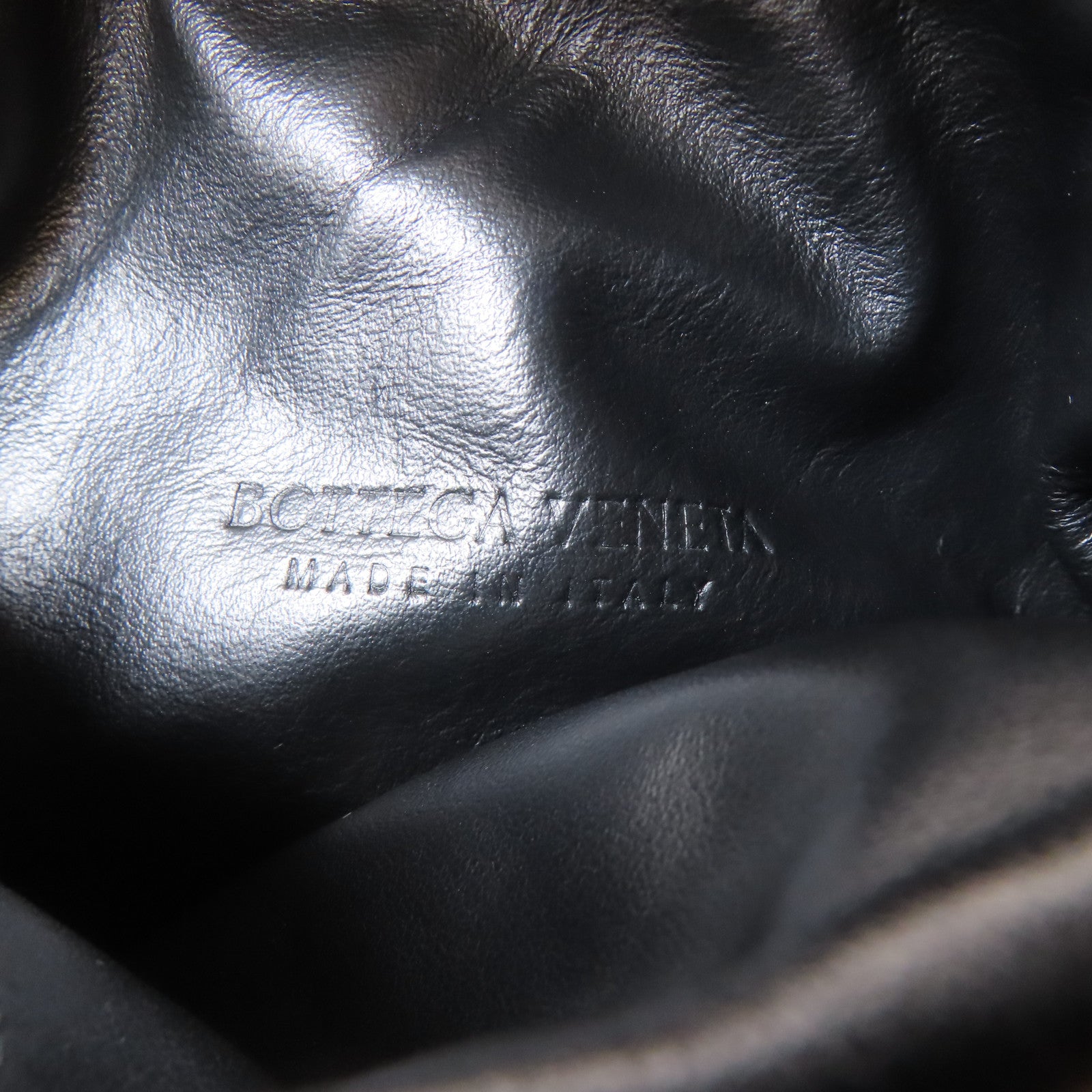 BOTTEGA VENETA 織紋牛皮皮革Mini Hop Hobo Bag金扣手挽肩背兩用袋黑色