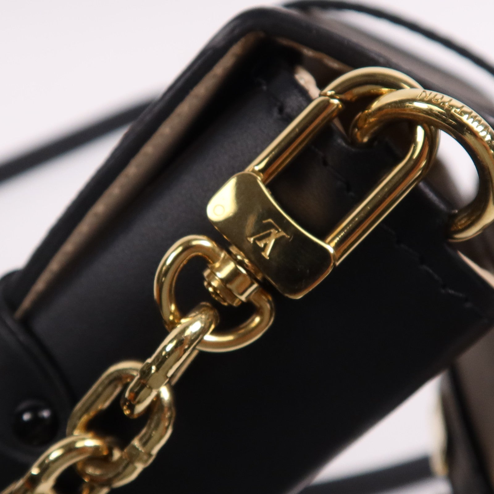 LOUIS VUITTON Monogram Pochette Trunk Vertical金扣鏈帶肩背袋