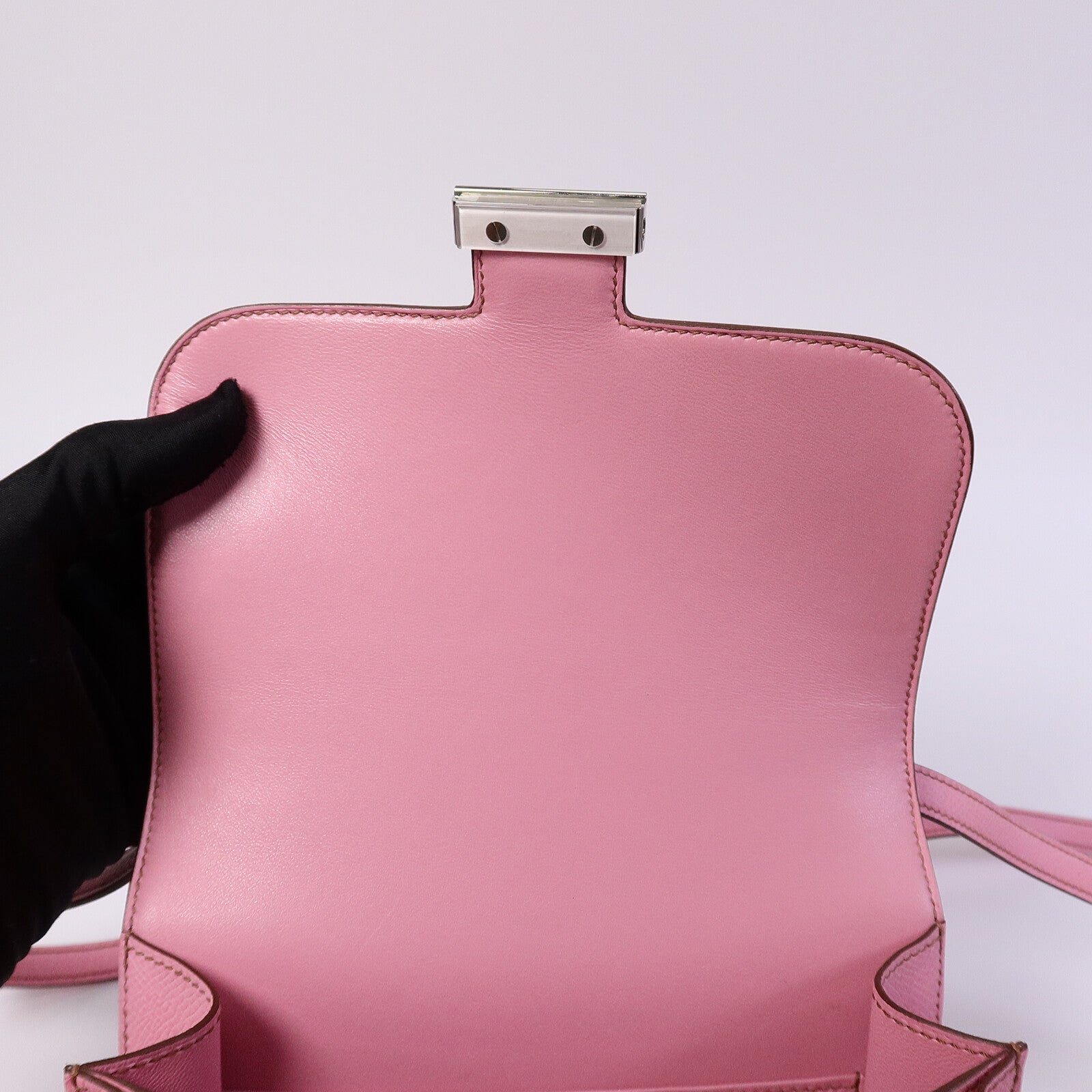 HERMES Epsom皮革Constance Mini肩背袋Bubblegum Pink