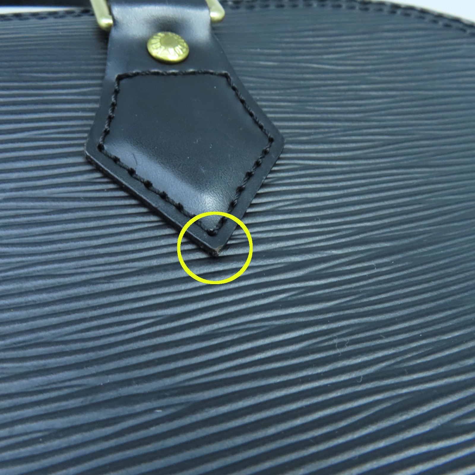 LOUIS VUITTON Epi Alma PM金扣手挽袋黑色