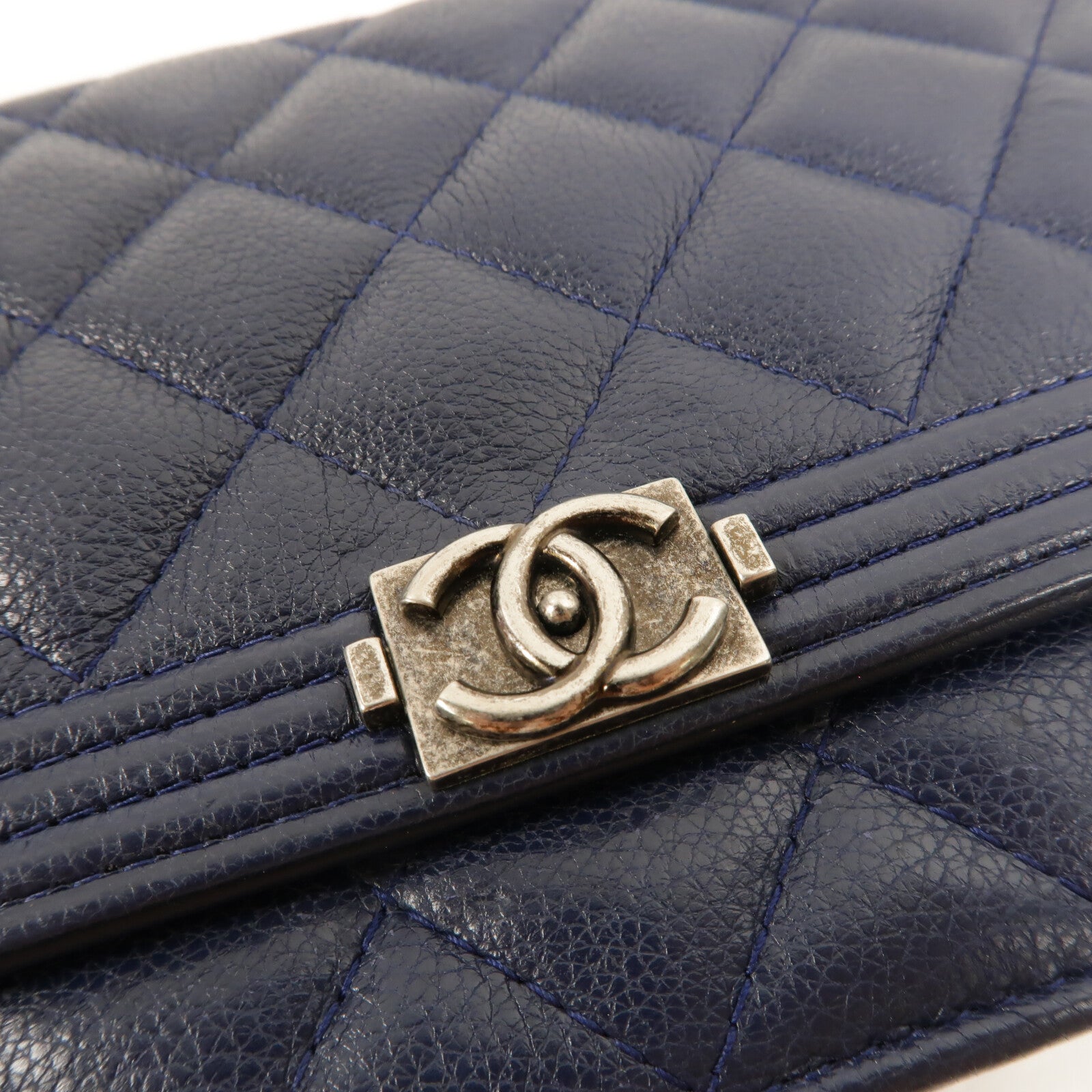 CHANEL 牛皮皮革Boy Wallet On Chain鏈帶肩背袋