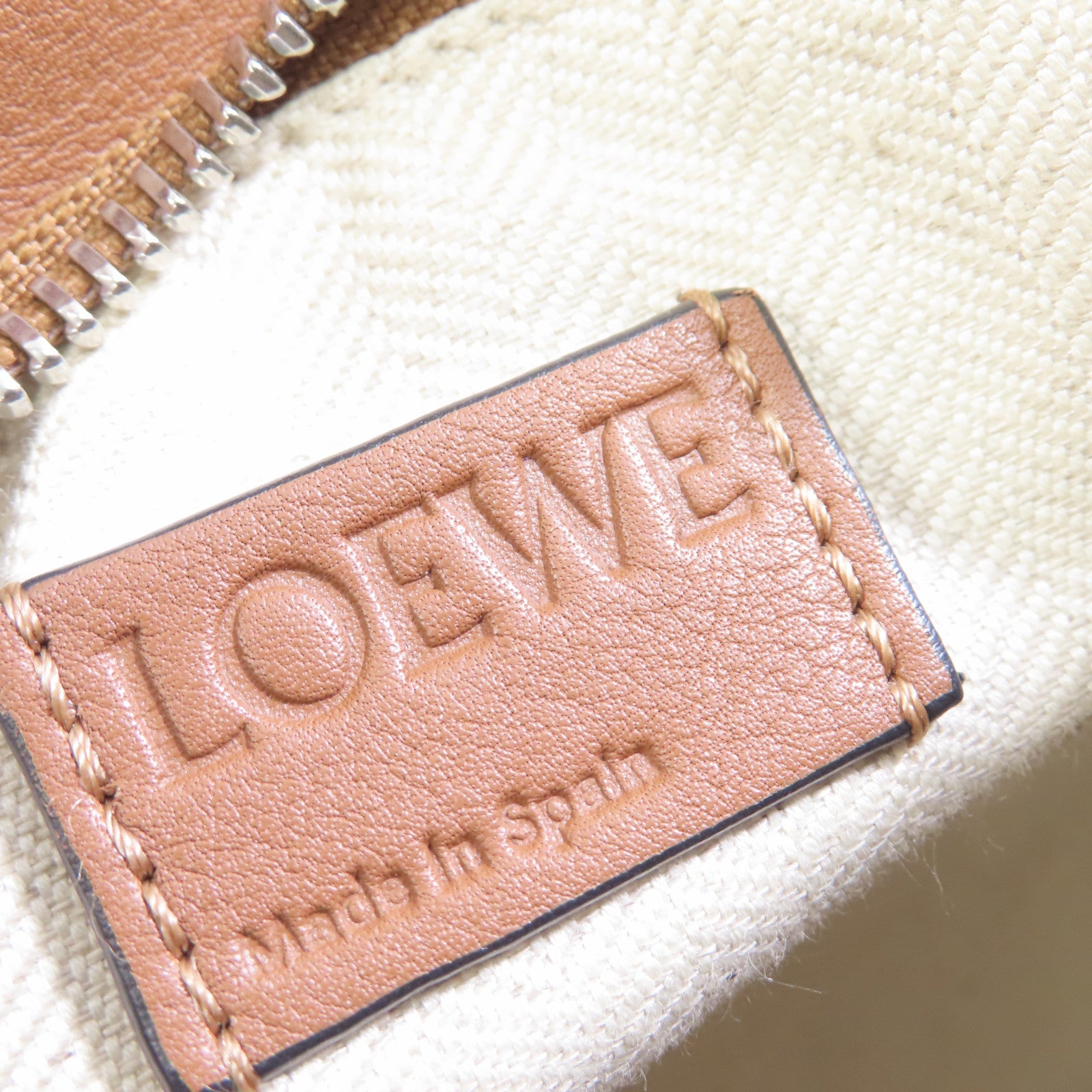 LOEWE 牛皮皮革Small Puzzle Bag銀扣手挽肩背兩用袋啡色