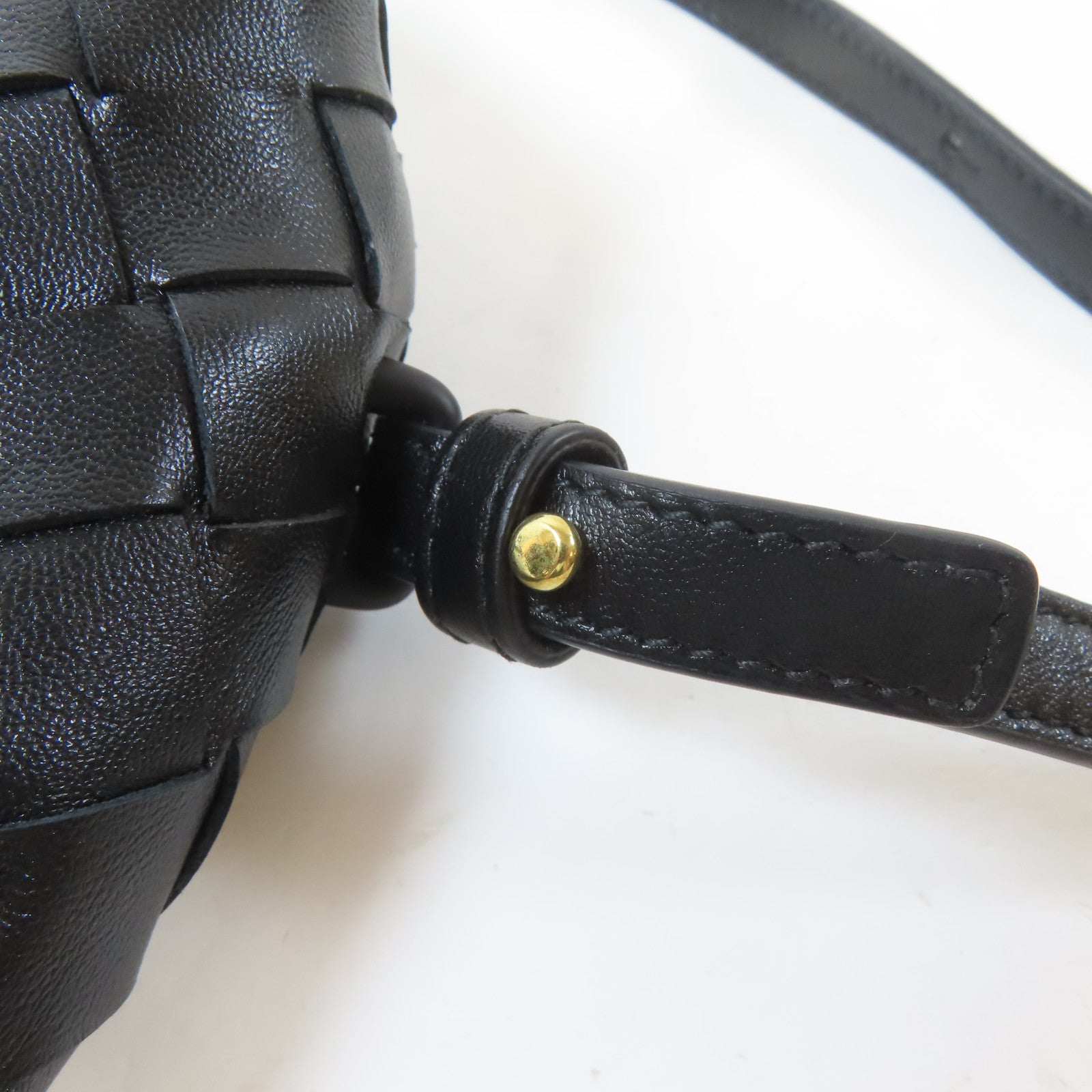 BOTTEGA VENETA 織紋牛皮皮革Mini Hop Hobo Bag金扣手挽肩背兩用袋黑色