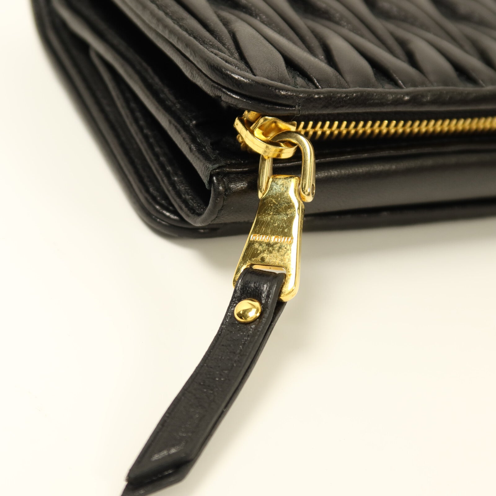 Miu Miu 羊皮皮革Wallet金扣錢包