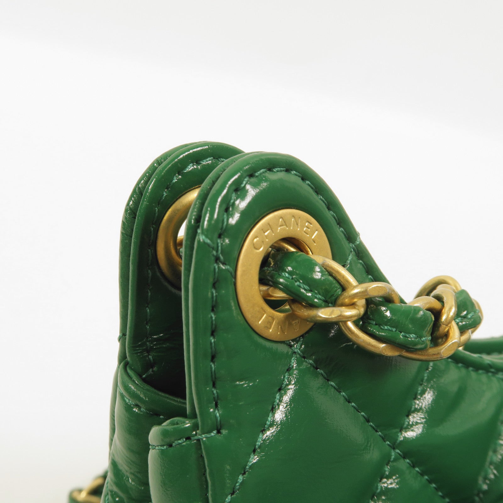 CHANEL 牛皮皮革Wavy CC Hobo Small鏈帶肩背袋