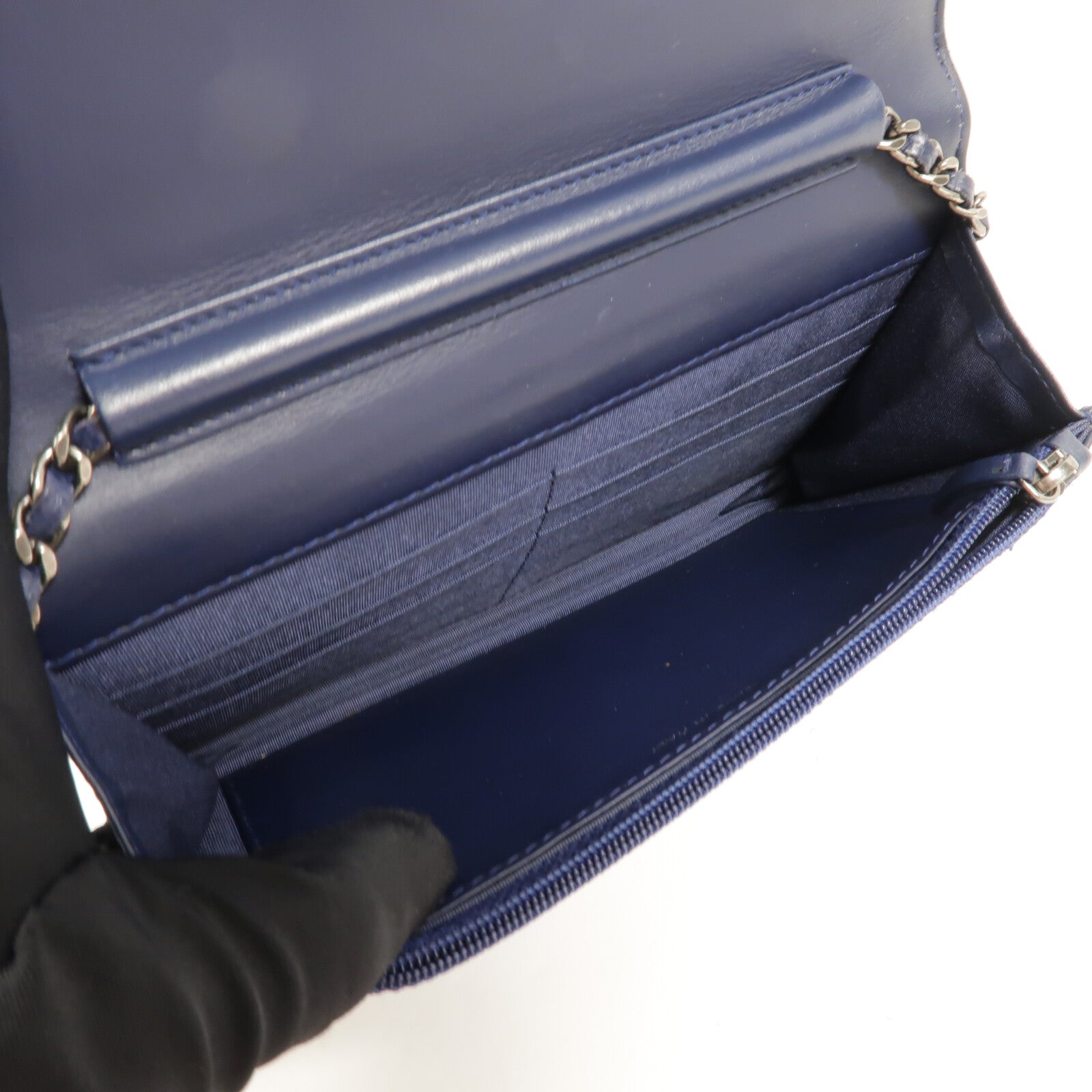 CHANEL 牛皮皮革Boy Wallet On Chain鏈帶肩背袋