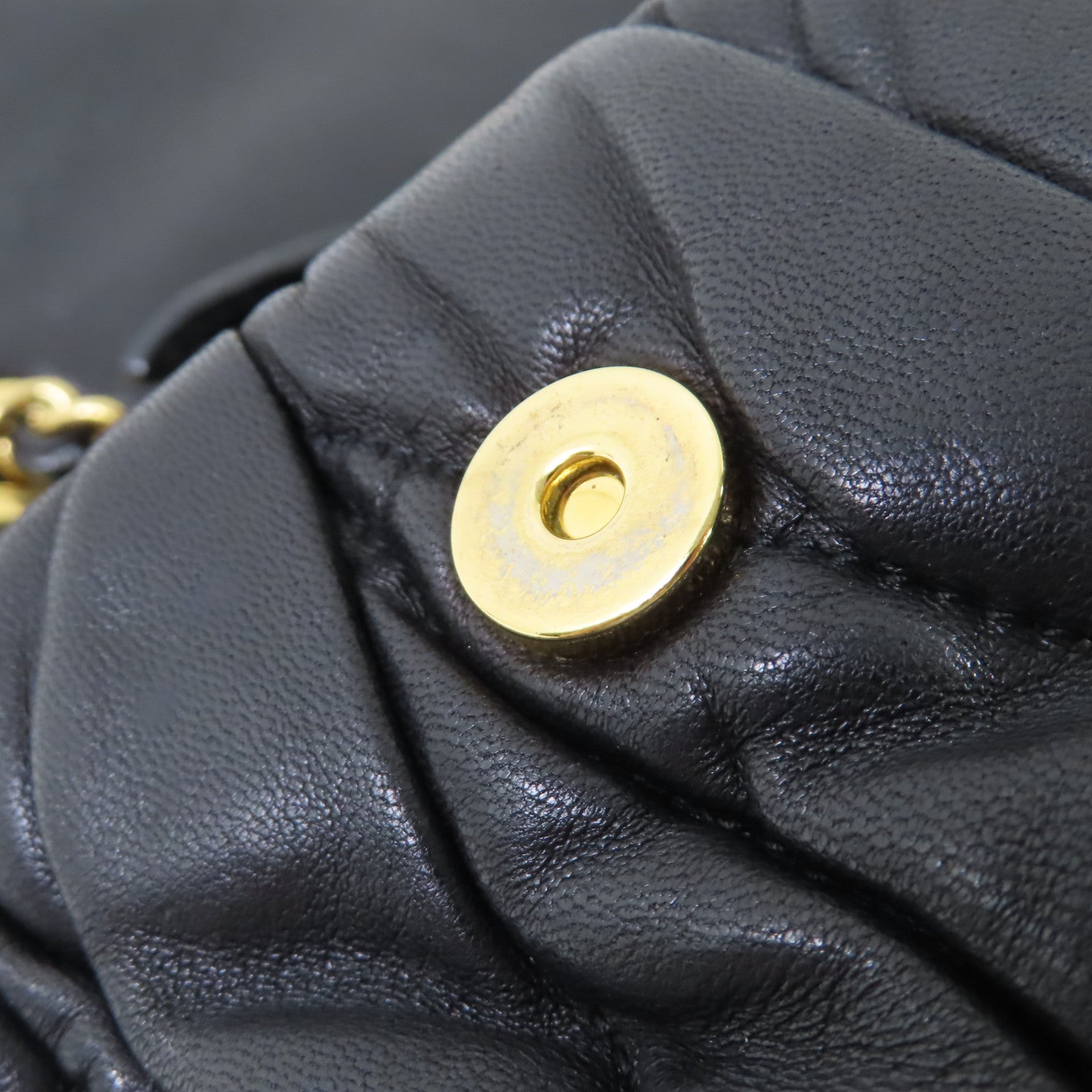 Miu Miu 牛皮皮革Shoulder Bag金扣肩背袋黑色