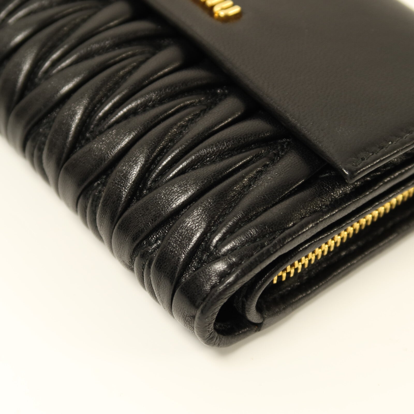 Miu Miu 羊皮皮革Wallet金扣錢包