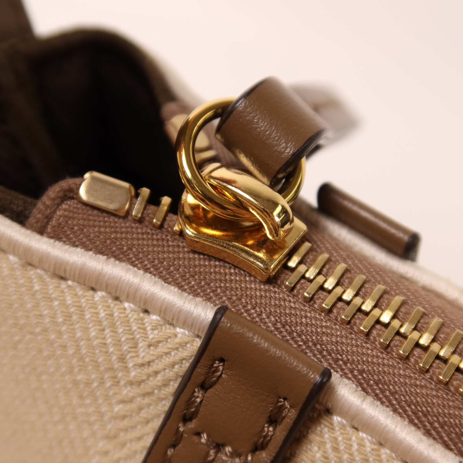 Chloe 帆布Carry Shoulder Bag金扣肩背袋