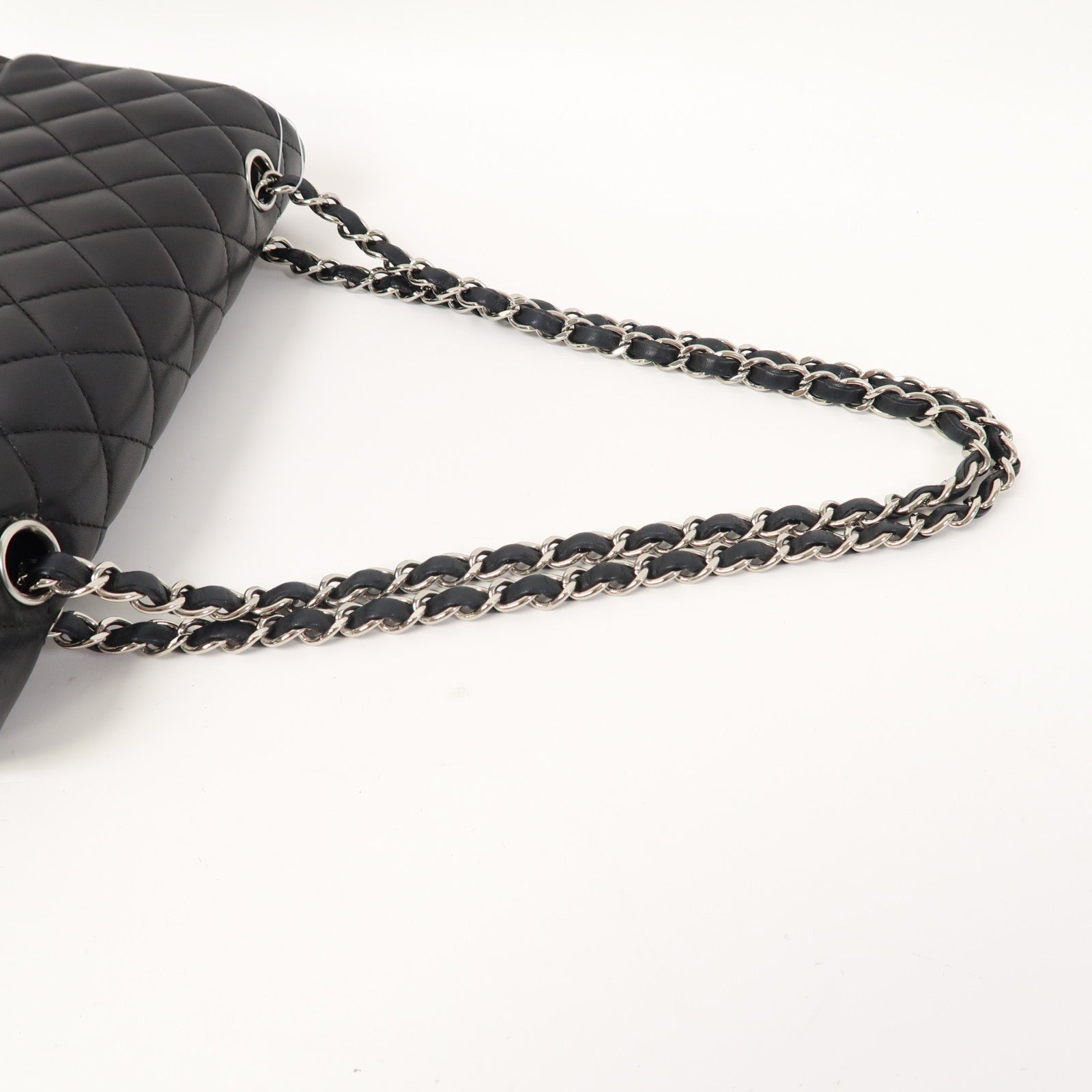 CHANEL 【激減優惠】菱格羊皮皮革Classic Flap 25銀扣鏈帶肩背袋黑色