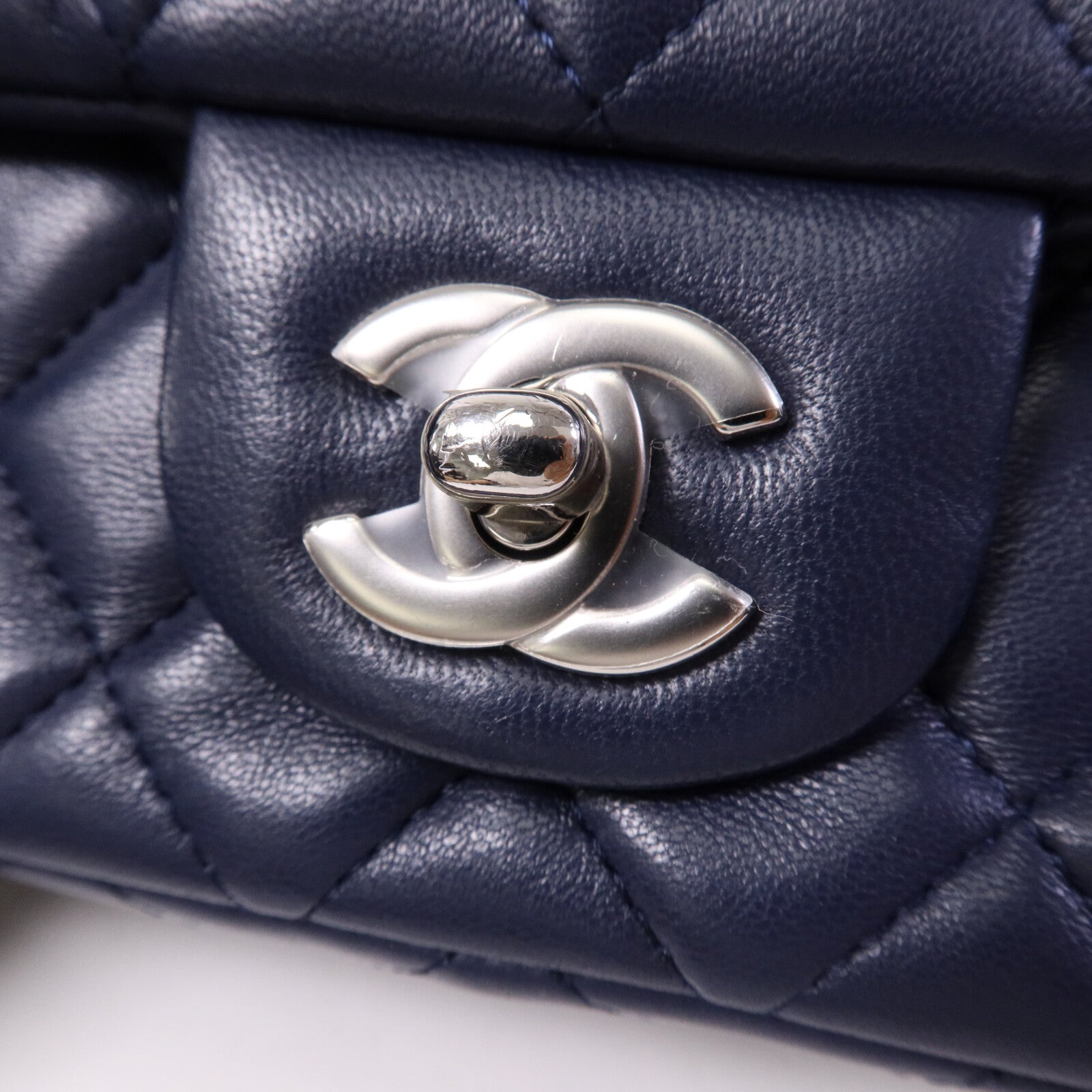 CHANEL 羊皮皮革Mini Classic 20銀扣鏈帶肩背袋