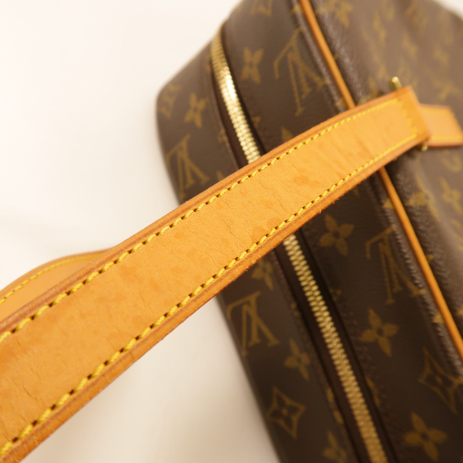 LOUIS VUITTON Monogram Cite GM金扣肩背袋棕色