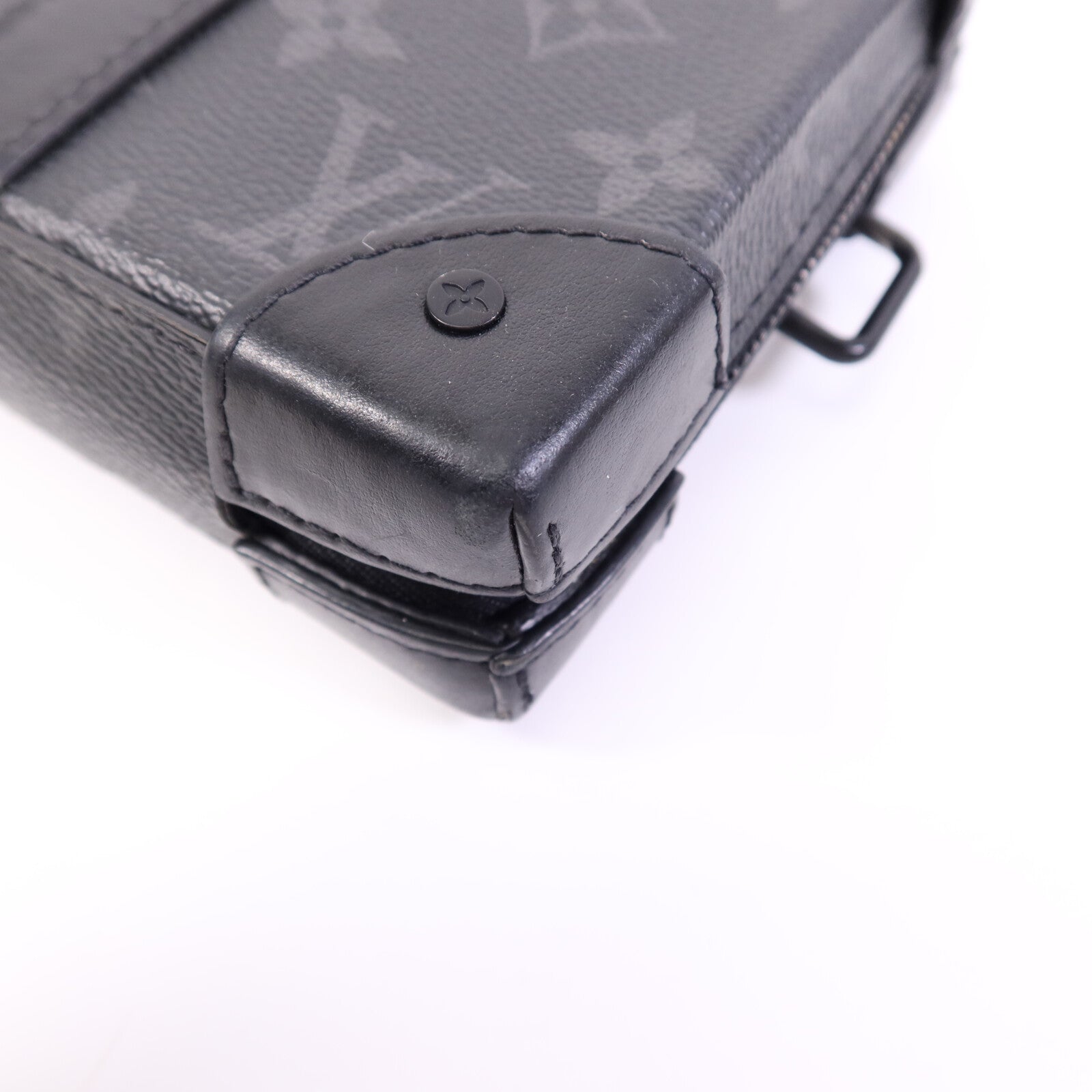 LOUIS VUITTON Monogram Eclipse Soft Trunk Wallet肩背袋