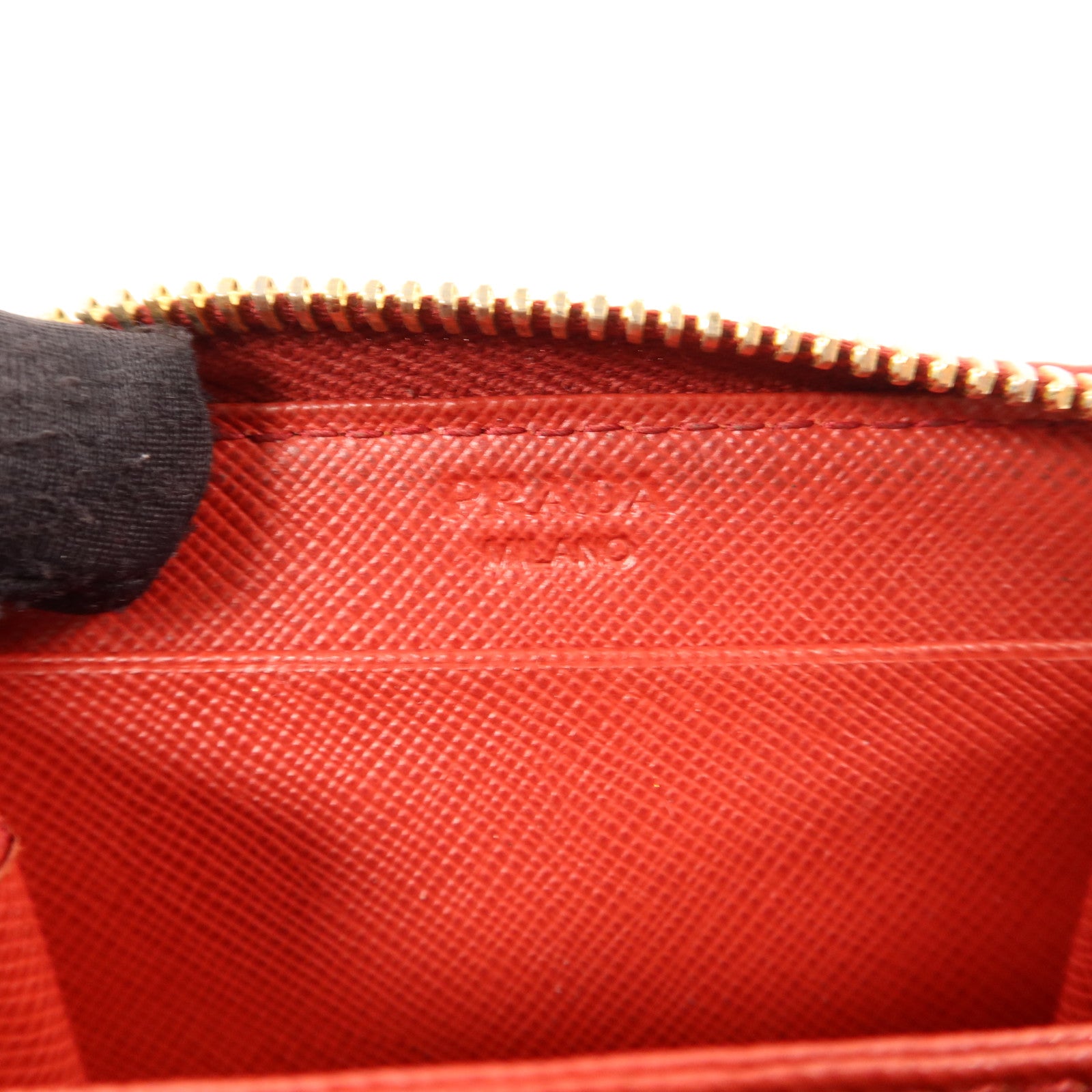 PRADA Saffiano皮革Zip Coin Case金扣零錢包