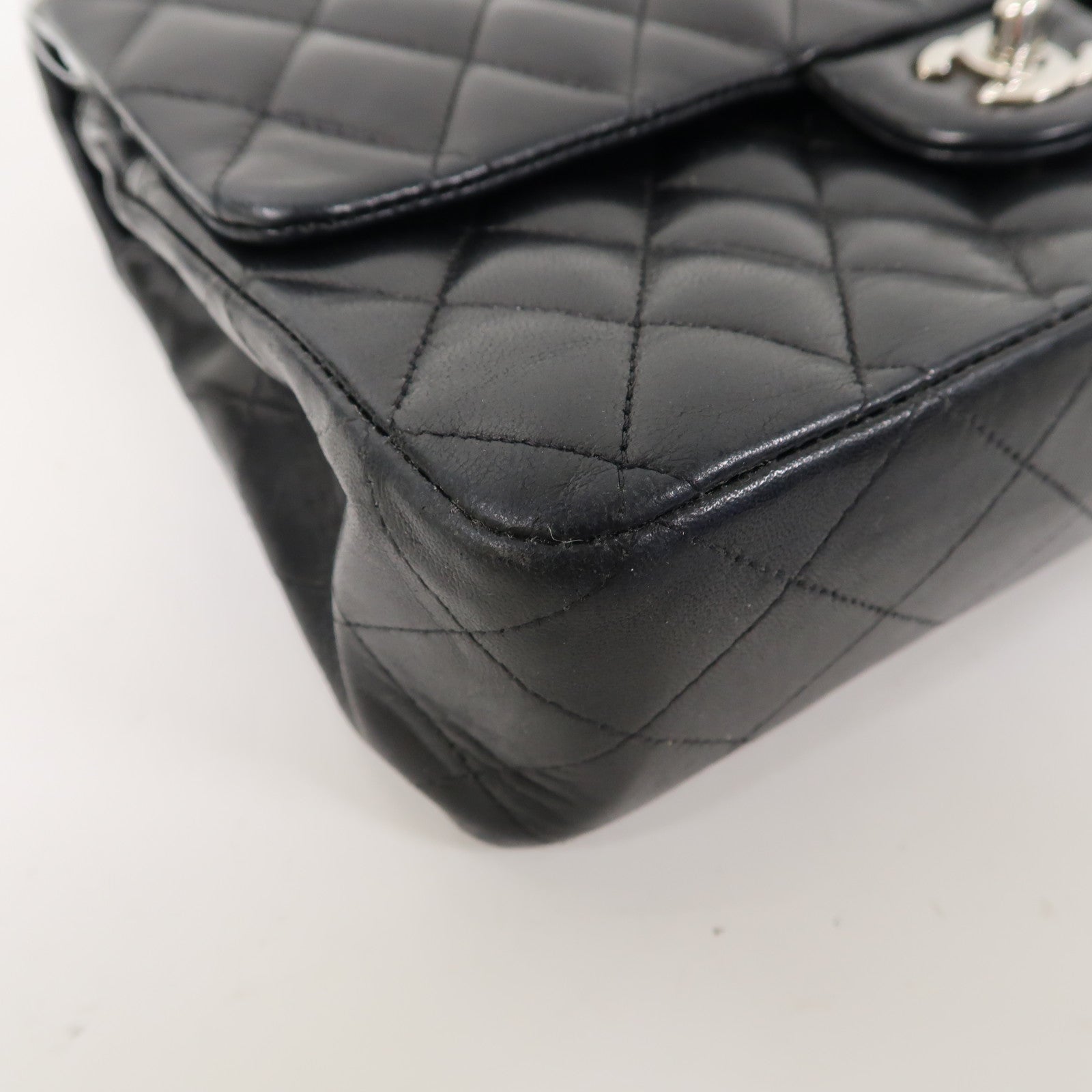 CHANEL 【激減優惠】菱格羊皮皮革Classic Flap 25銀扣鏈帶肩背袋黑色