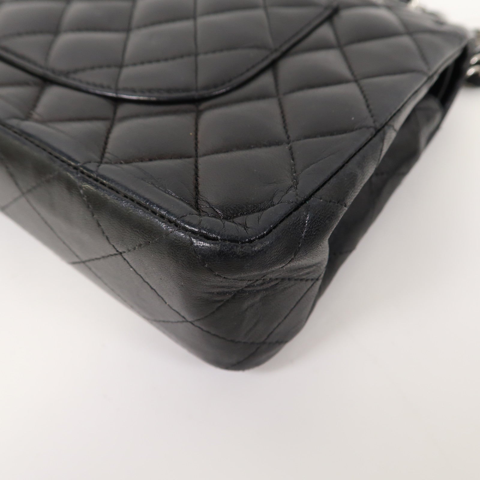 CHANEL 【激減優惠】菱格羊皮皮革Classic Flap 25銀扣鏈帶肩背袋黑色