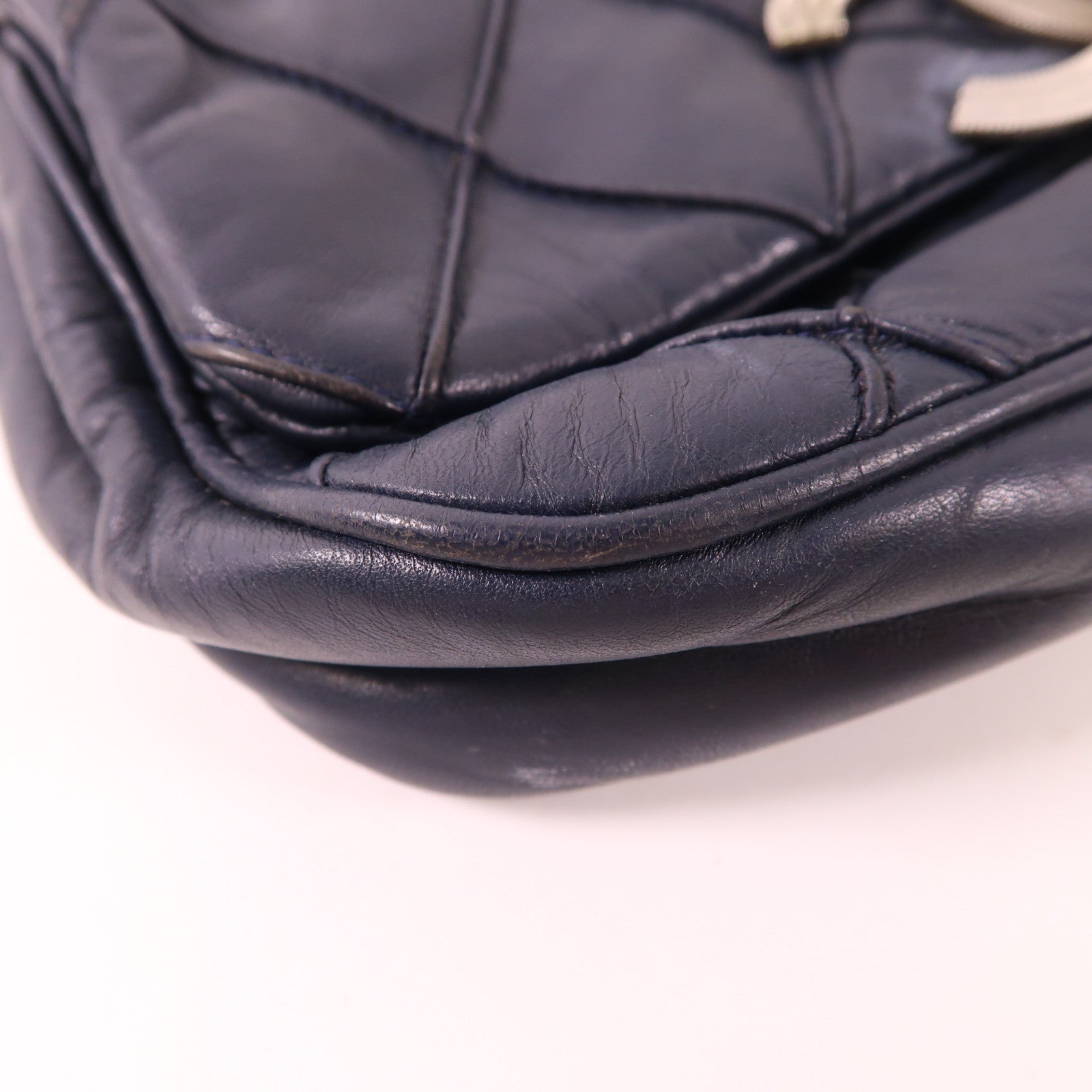 CHANEL 牛皮皮革Shoulder Bag銀扣肩背袋