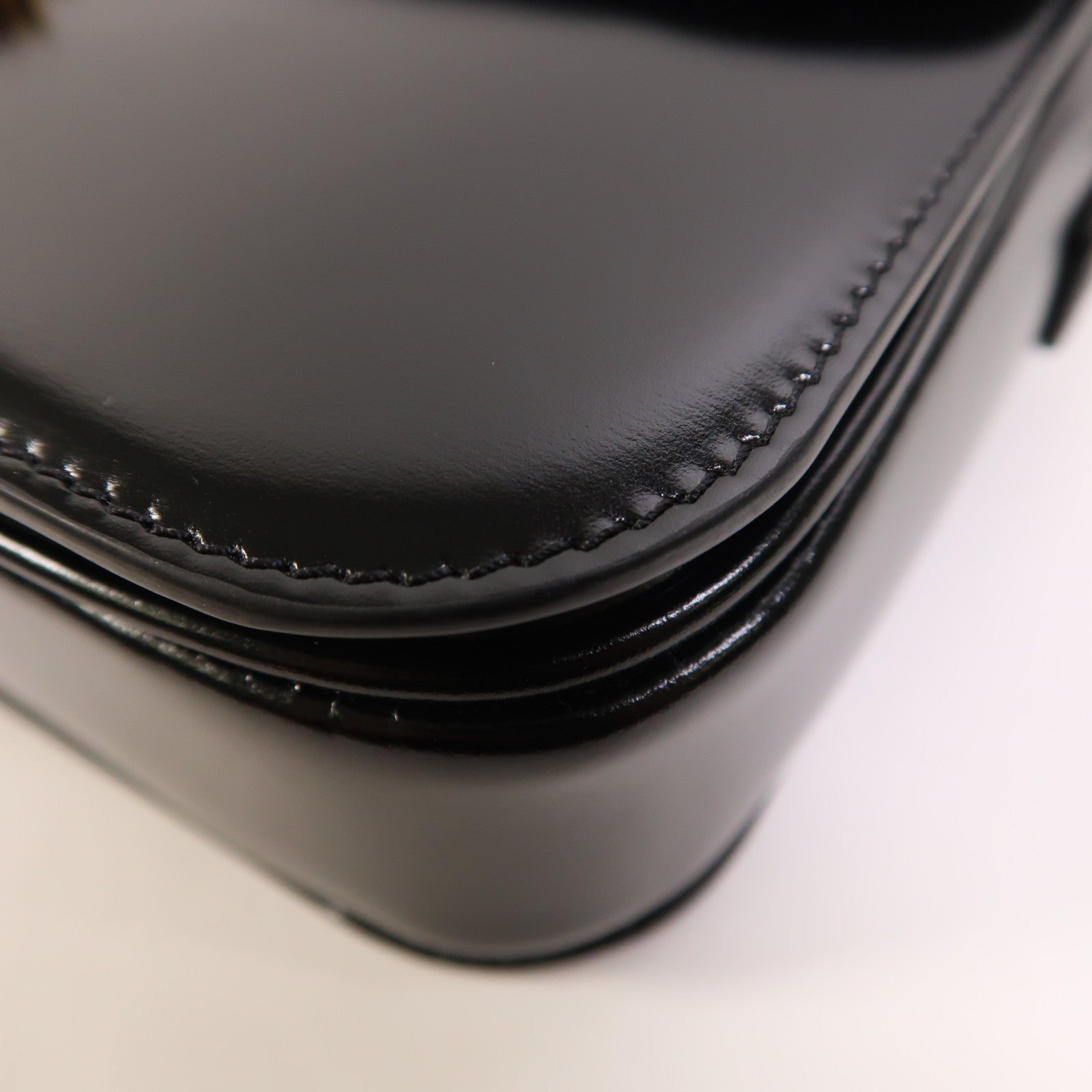 CELINE 牛皮皮革Classique Triomphe金扣肩背袋