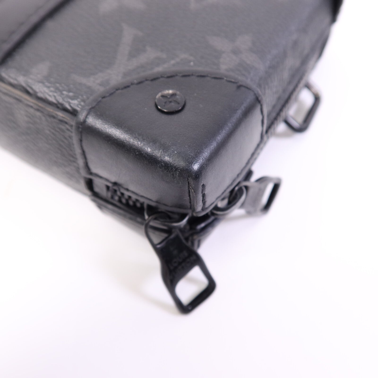 LOUIS VUITTON 【激減優惠】Monogram Eclipse Soft Trunk Wallet肩背袋