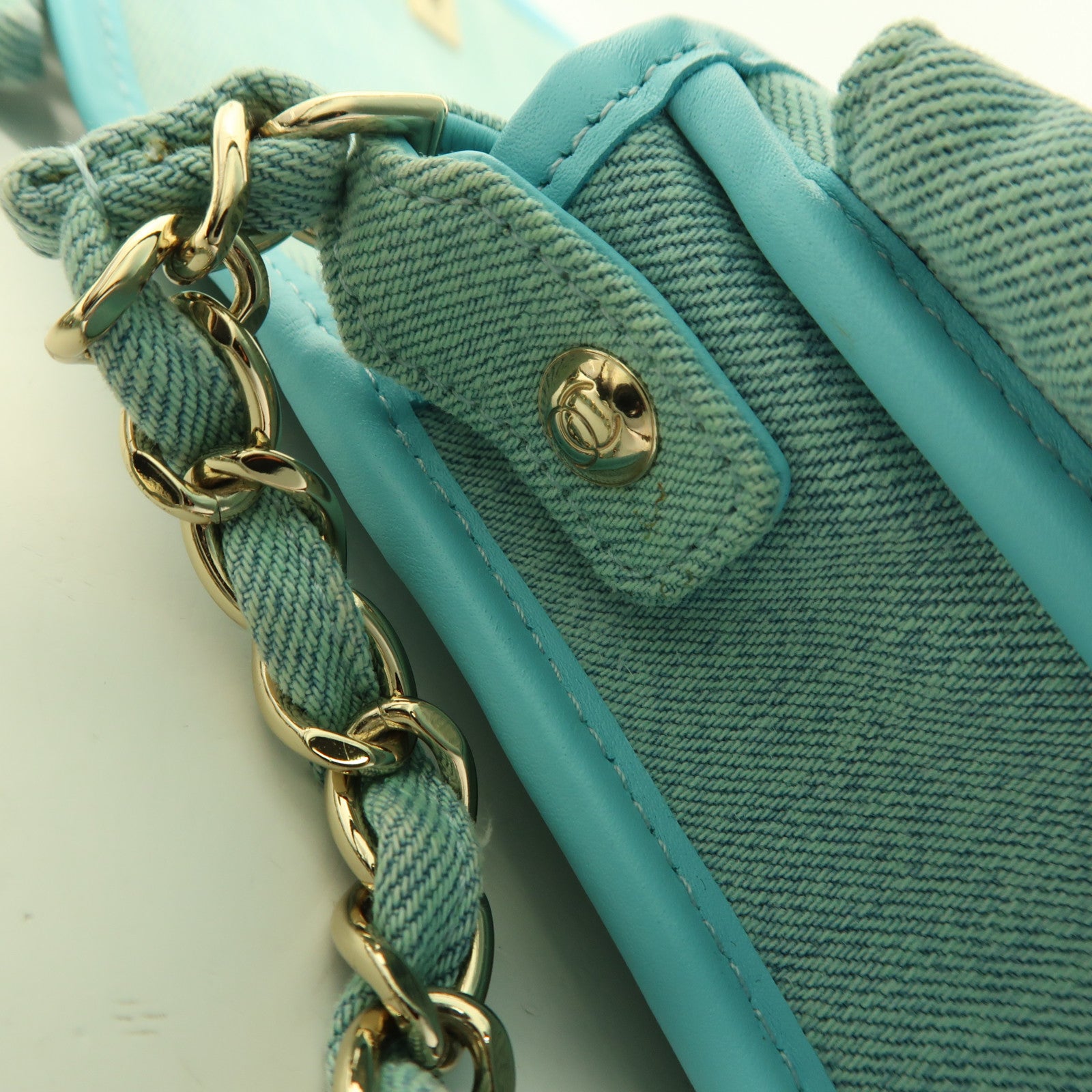 CHANEL 牛仔布料Small Messenger Flap Bag金扣鏈帶肩背袋