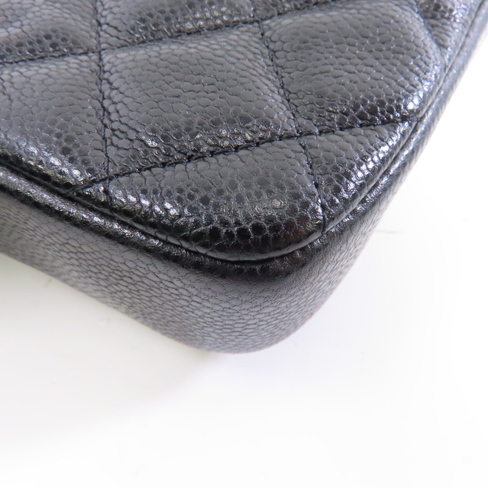 CHANEL 菱格Caviar皮革Affinity Phone Bag金扣鏈帶肩背袋黑色
