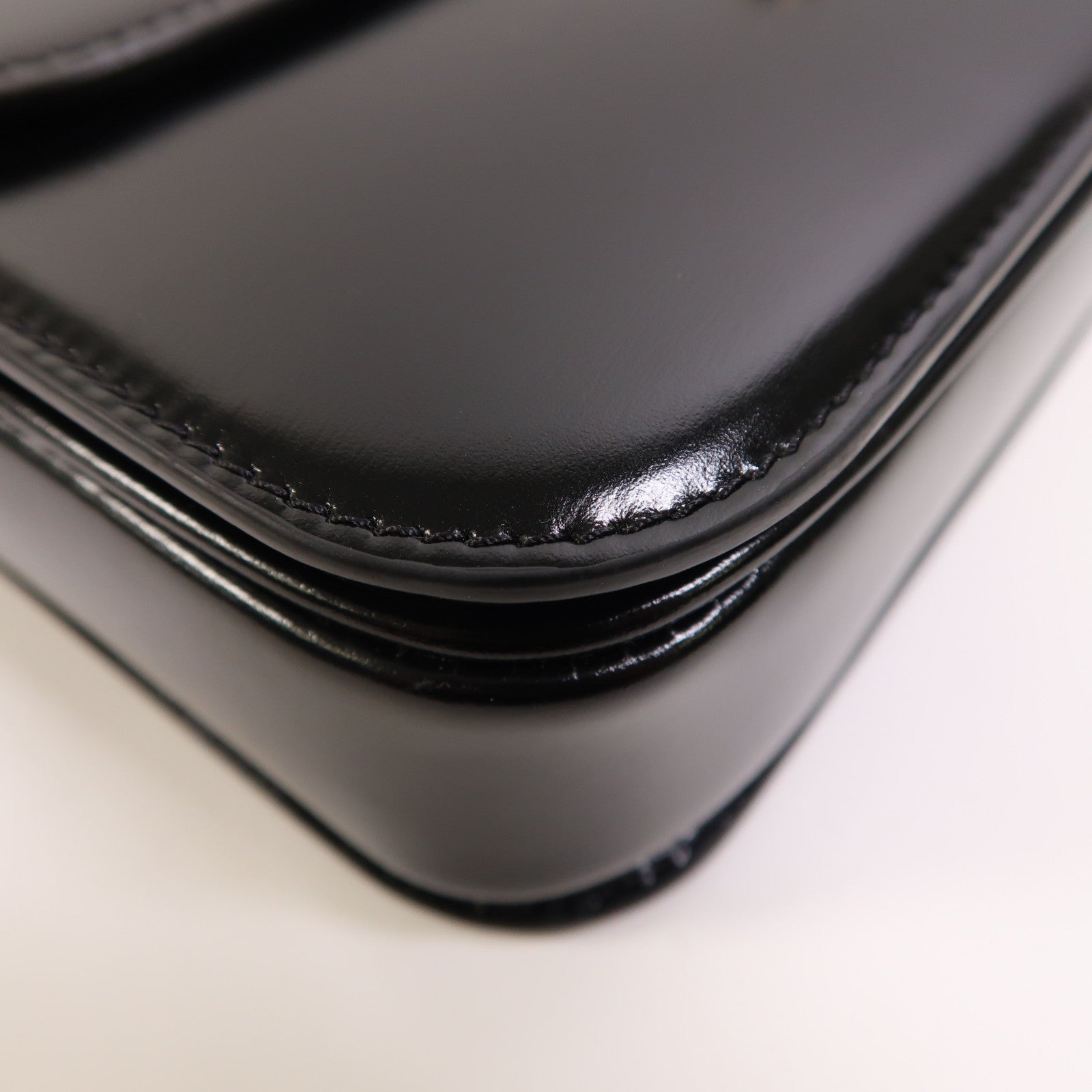 CELINE 牛皮皮革Classique Triomphe金扣肩背袋