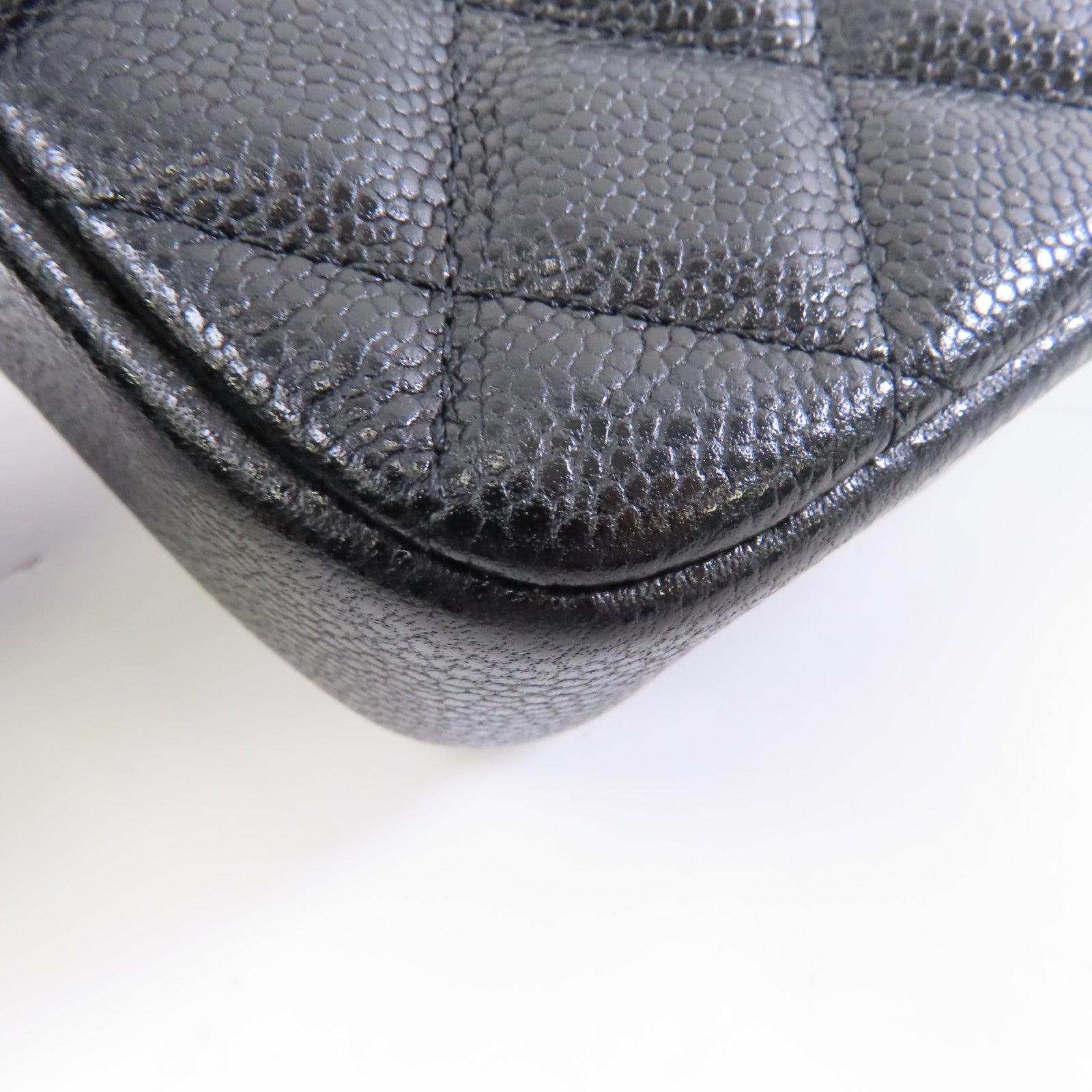 CHANEL 菱格Caviar皮革Affinity Phone Bag金扣鏈帶肩背袋黑色