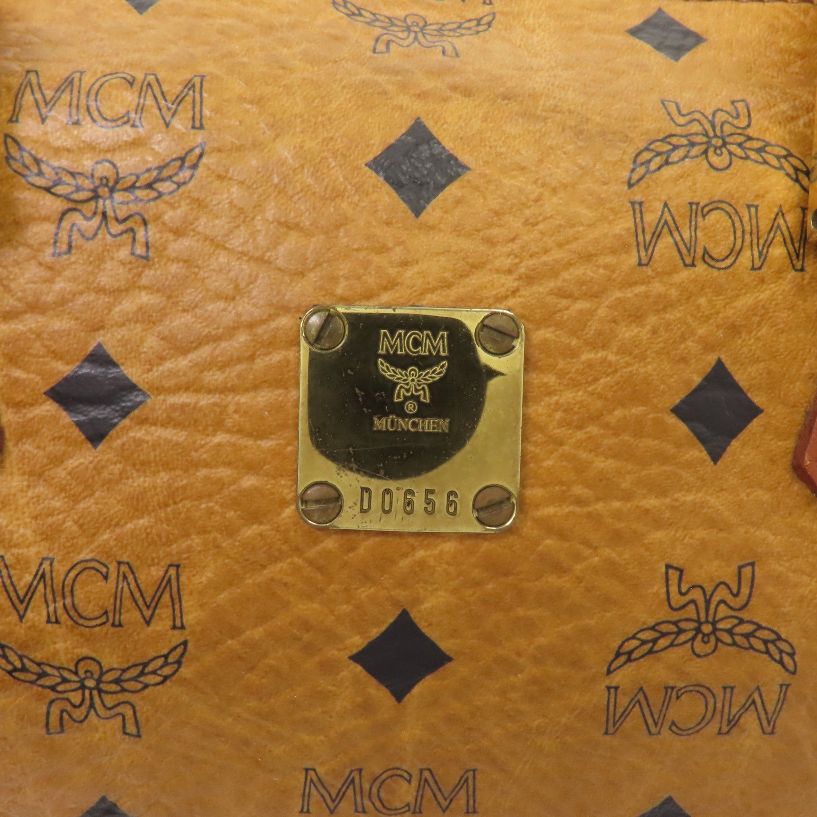 MCM 塗層帆布2 Way Shoulder金扣手挽肩背兩用袋啡色