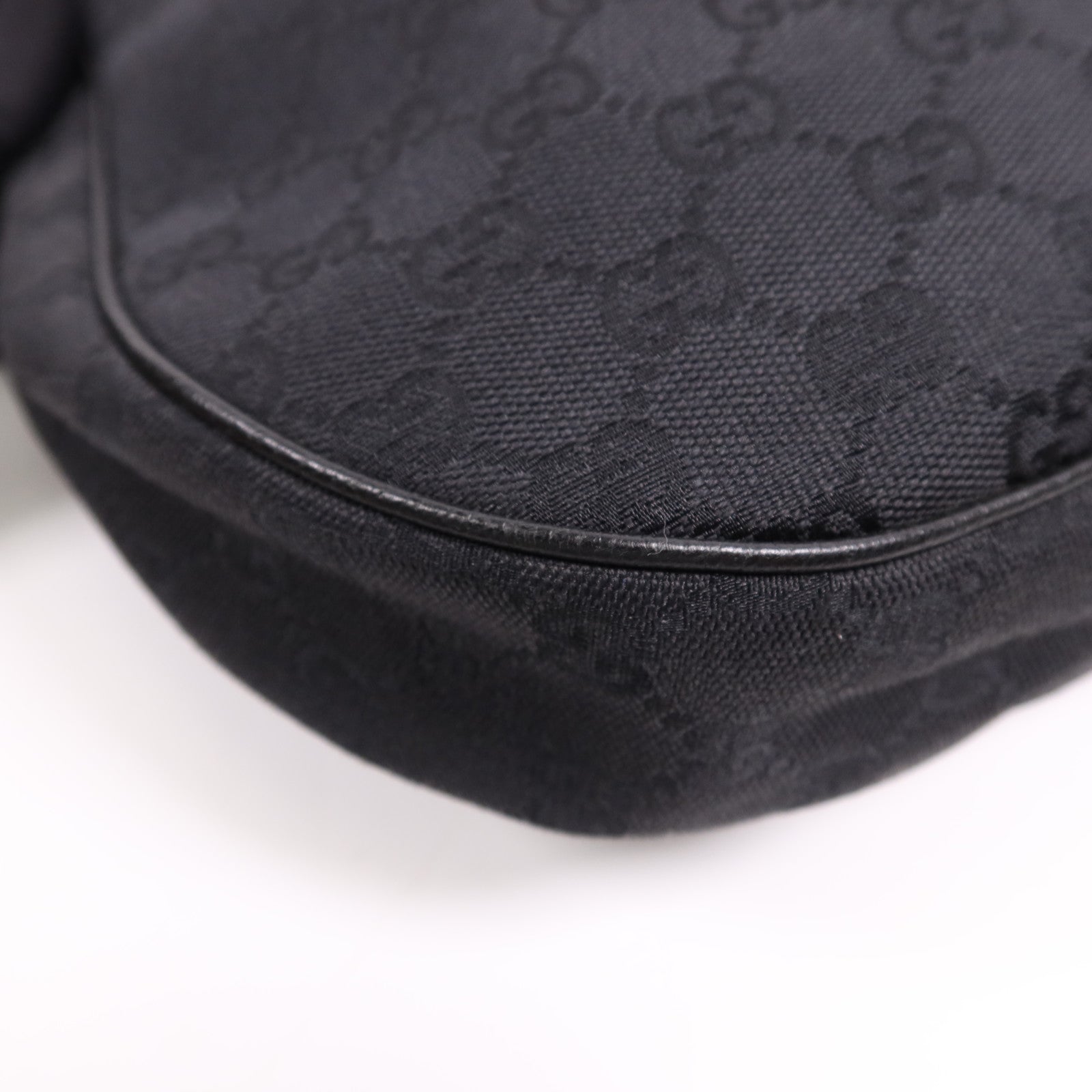 GUCCI 帆布Shoulder Bag銀扣肩背袋