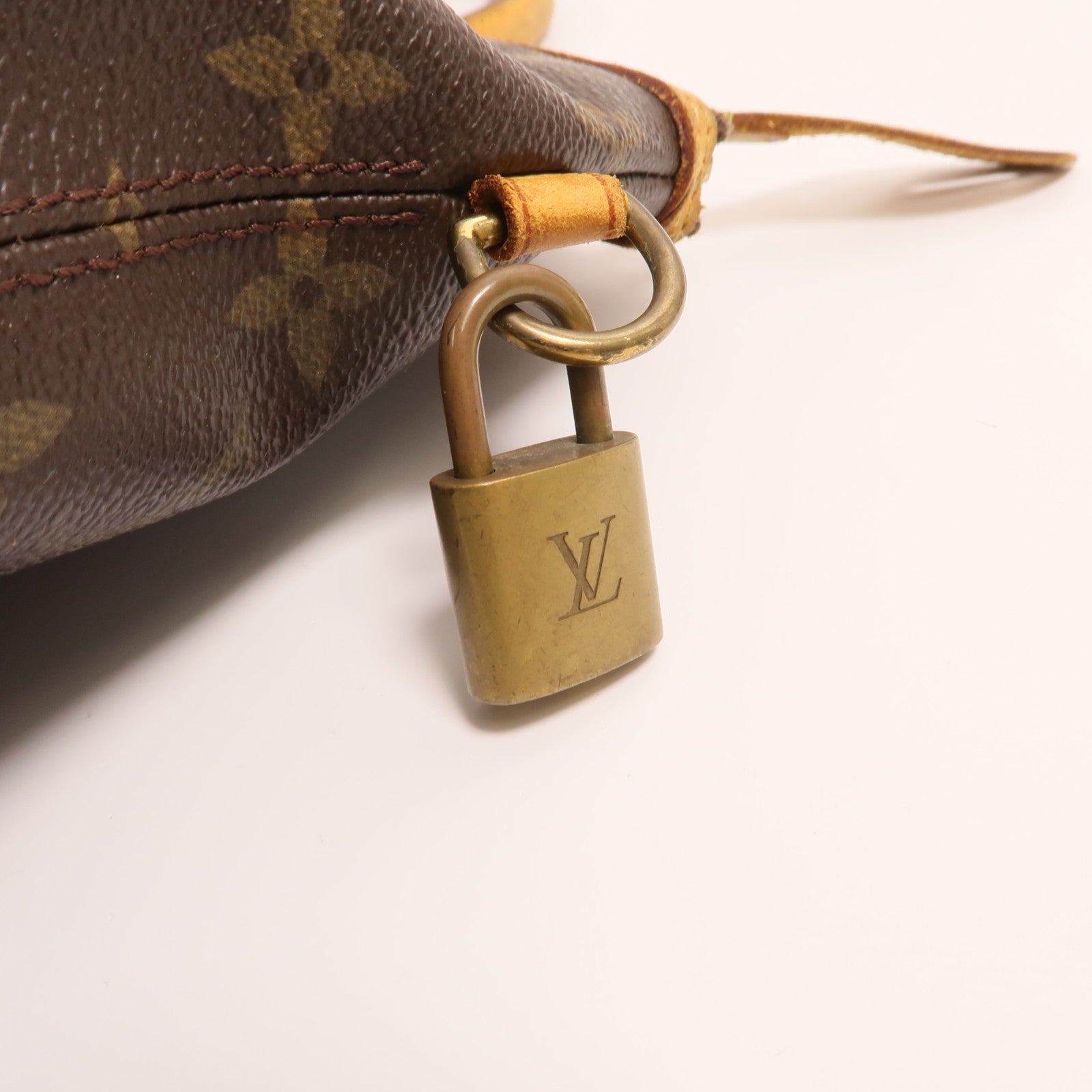 LOUIS VUITTON Monogram Lockit Horizontal金扣肩背袋