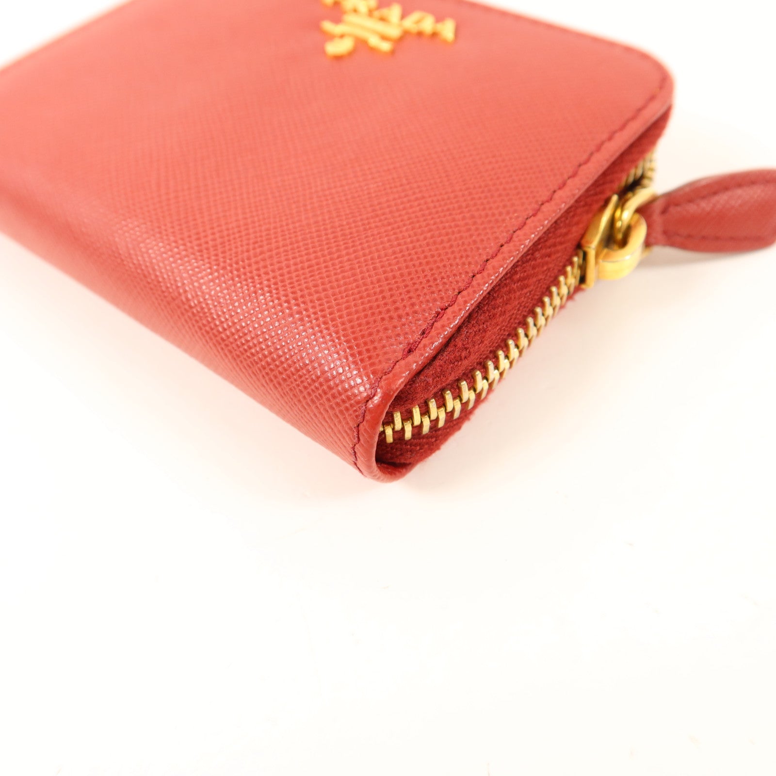 PRADA Saffiano皮革Zip Coin Case金扣零錢包