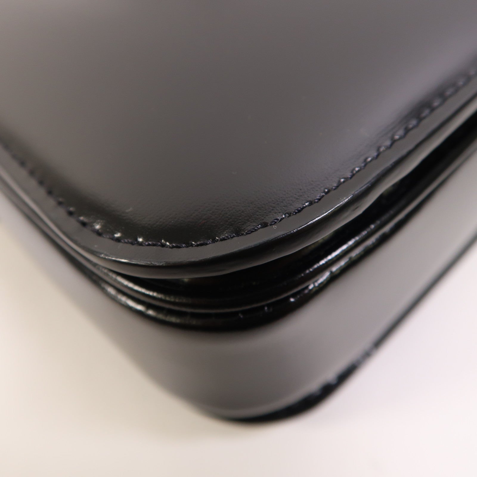 CELINE 牛皮皮革Classique Triomphe金扣肩背袋