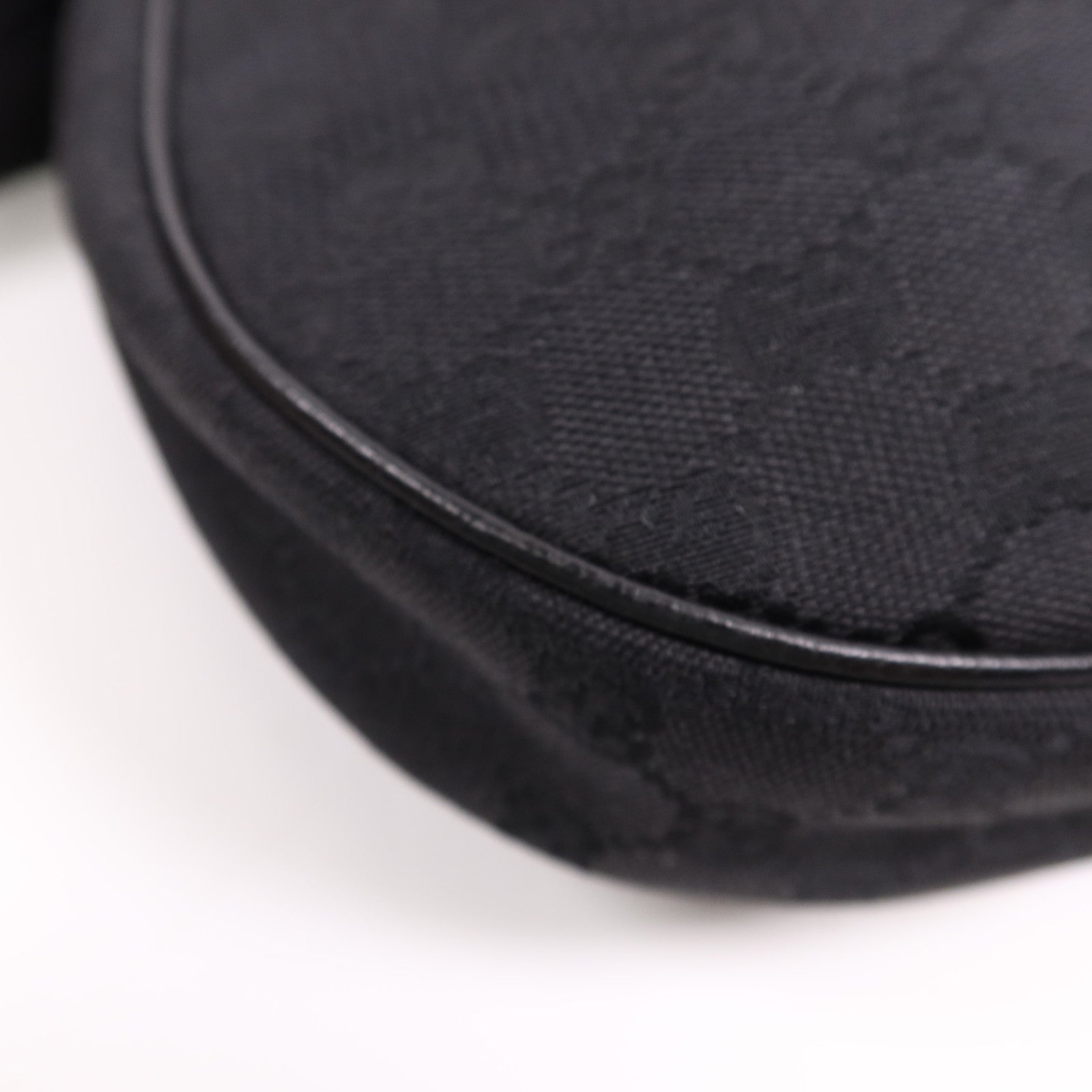 GUCCI 帆布Shoulder Bag銀扣肩背袋