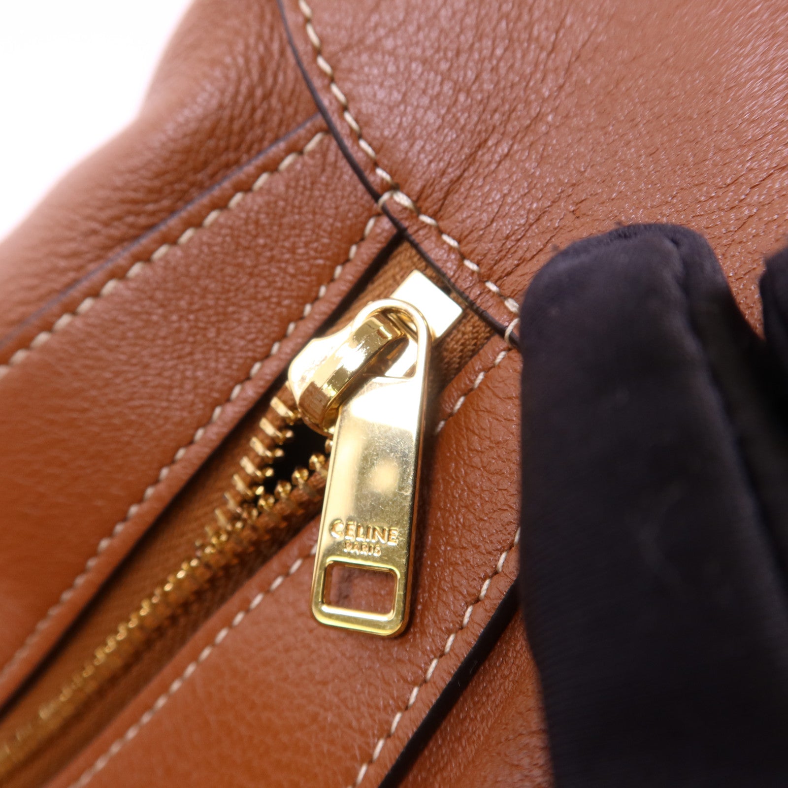 CELINE 牛皮皮革Romy Bag金扣肩背袋