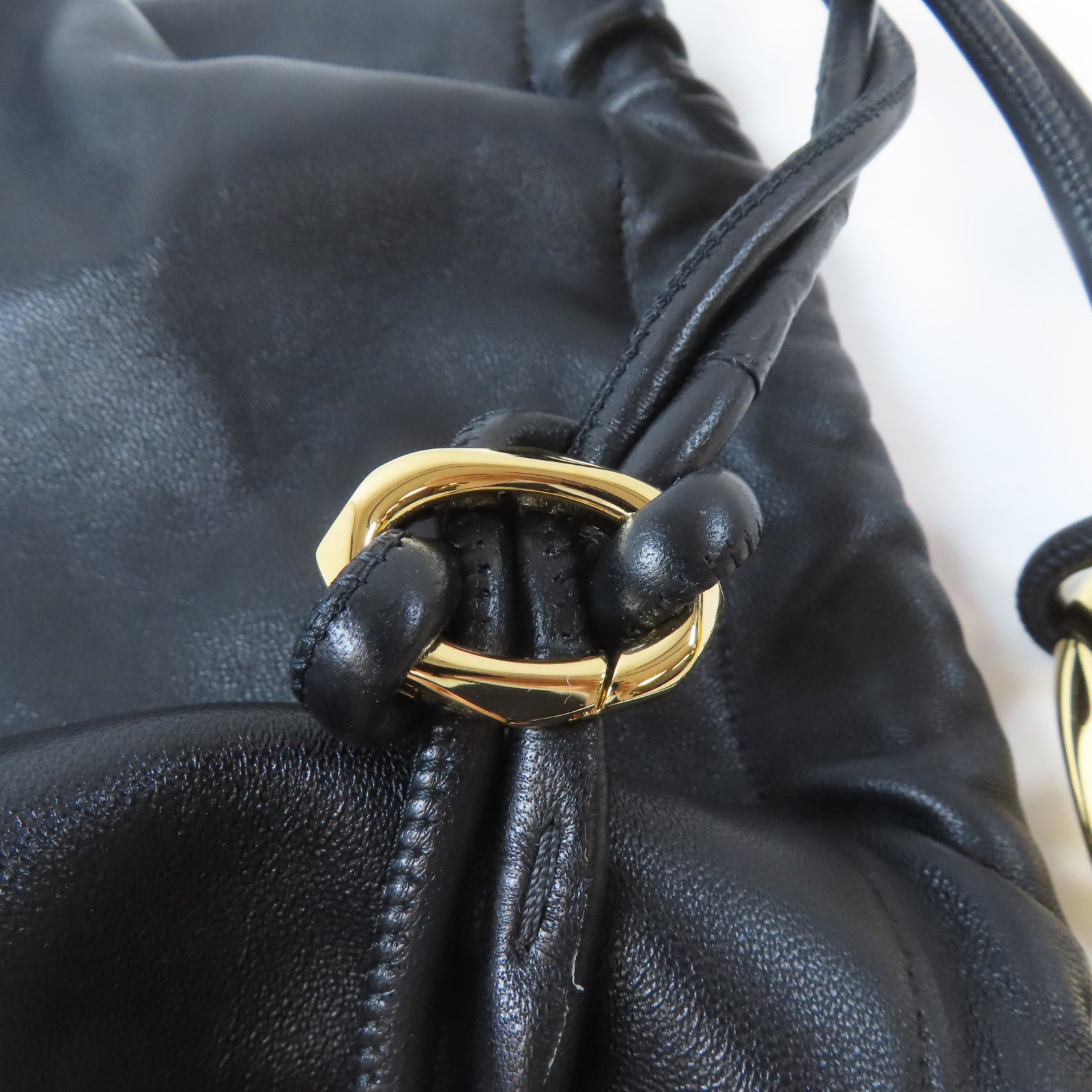 Valentino 牛皮皮革Tote Bag金扣手挽袋黑色
