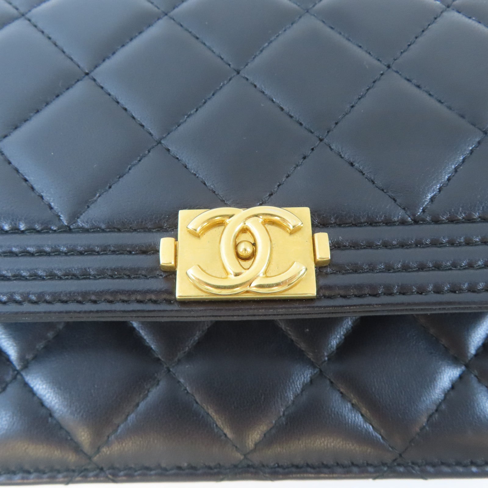 CHANEL 菱格皮革Boy Chanel Wallet On Chain金扣鏈帶肩背袋黑色