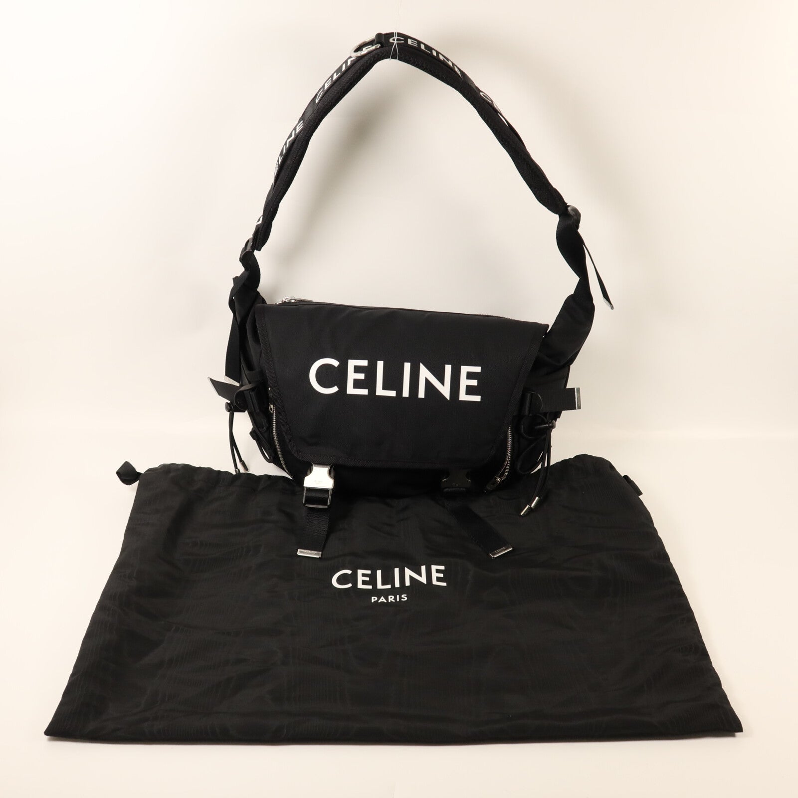 CELINE 帆布Trekking Shoulder Bag銀扣肩背袋